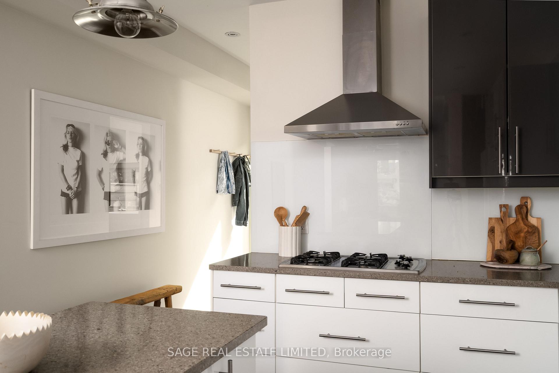 Photo 10 of 15 Crocker Avenue, Toronto, Trinity-Bellwoods — HOMEH