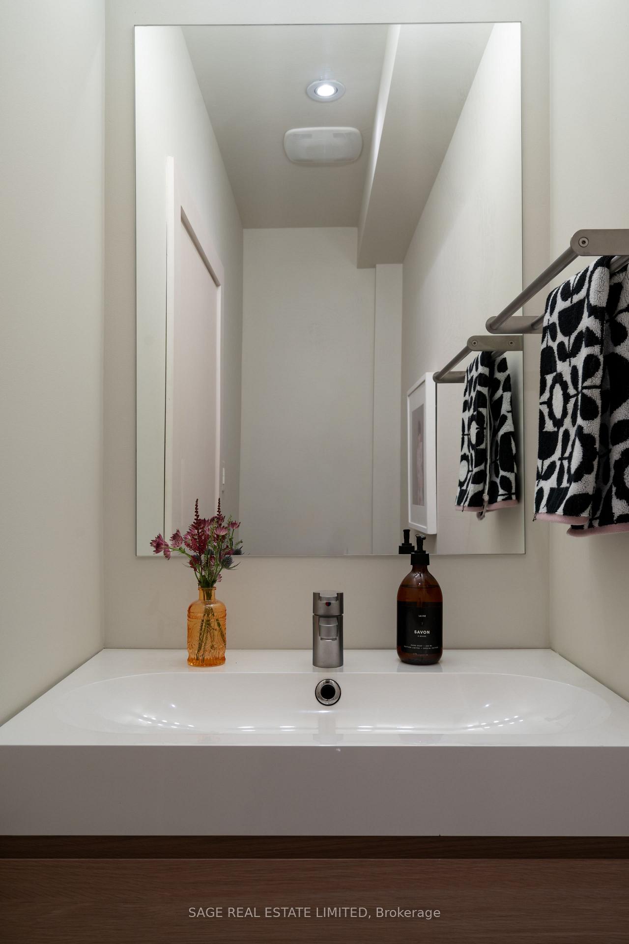 Photo 13 of 15 Crocker Avenue, Toronto, Trinity-Bellwoods — HOMEH