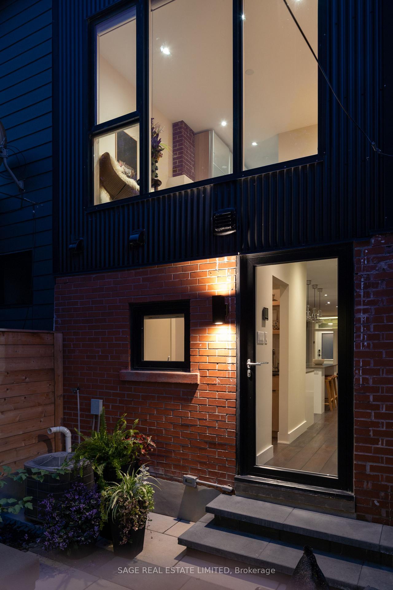 Photo 39 of 15 Crocker Avenue, Toronto, Trinity-Bellwoods — HOMEH
