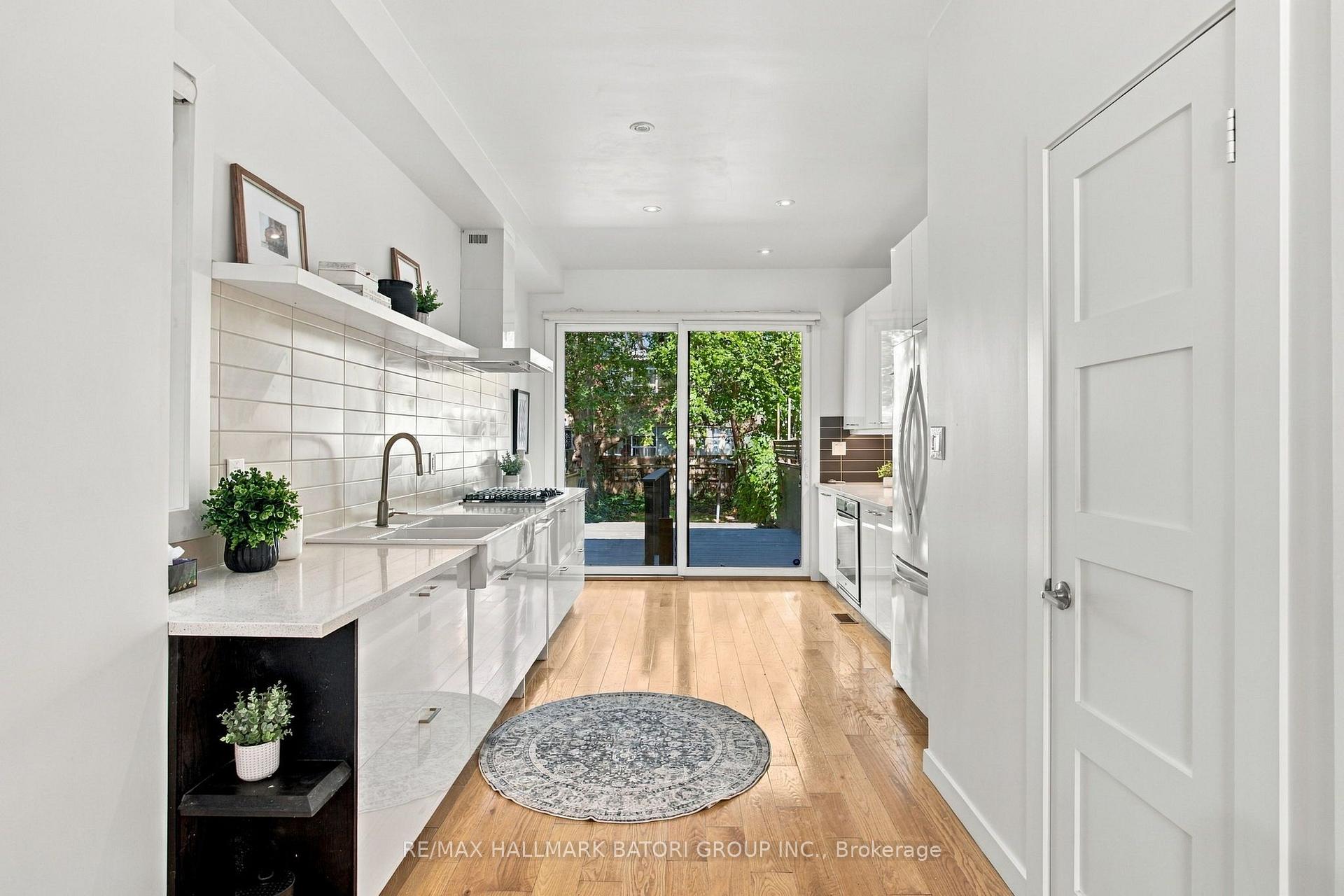 Photo 10 of 128 Wells Street, Toronto, The Annex — HOMEH