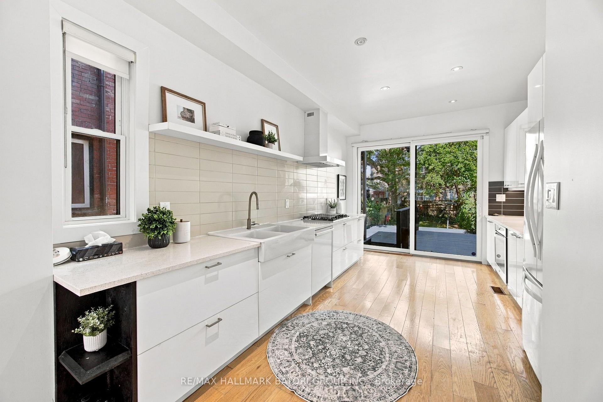 Photo 11 of 128 Wells Street, Toronto, The Annex — HOMEH