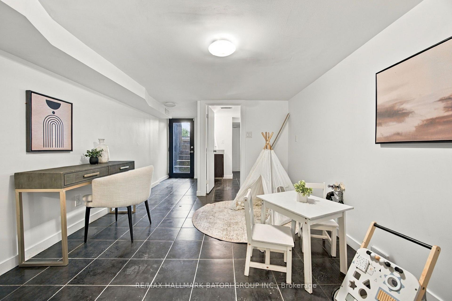 Photo 37 of 128 Wells Street, Toronto, The Annex — HOMEH