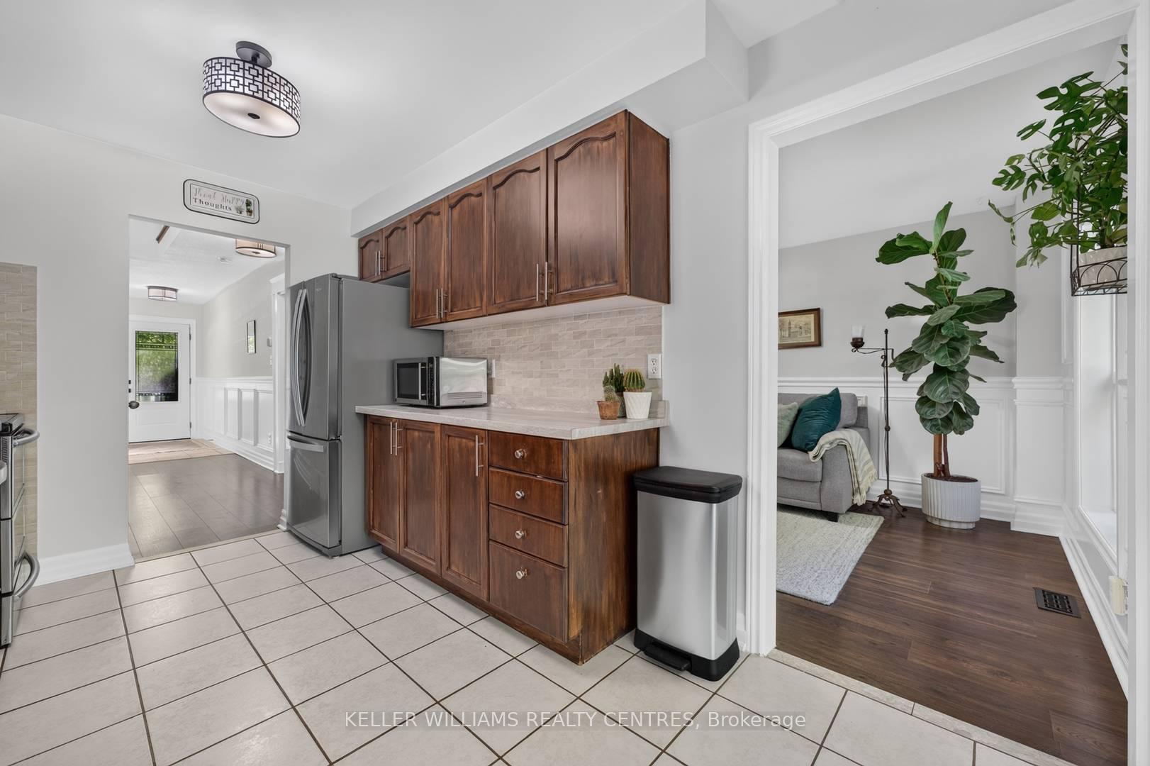 Photo 6 of 12 Lancaster Court, Georgina, Keswick South — HOMEH