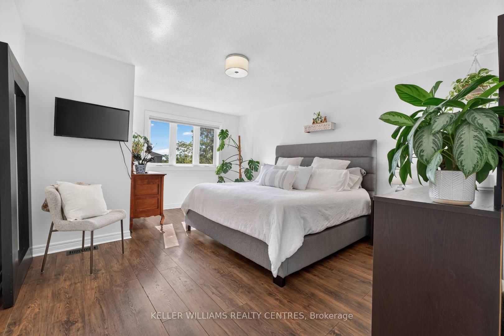 Photo 8 of 12 Lancaster Court, Georgina, Keswick South — HOMEH