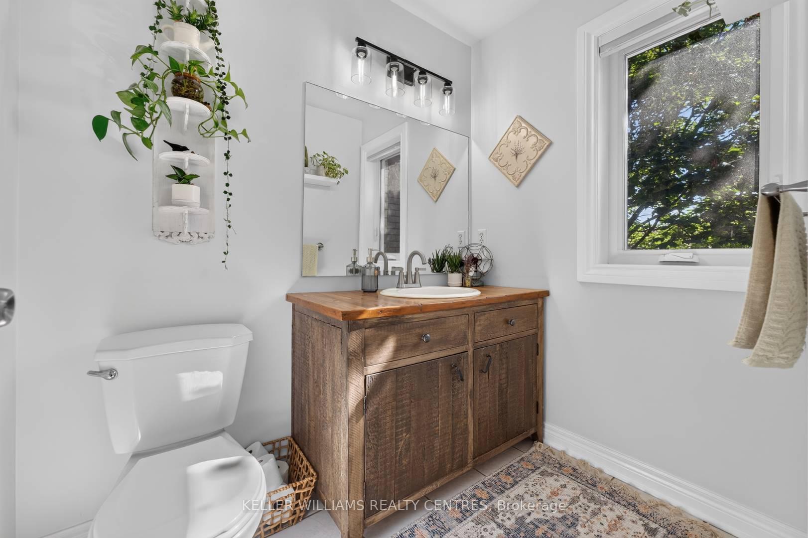 Photo 10 of 12 Lancaster Court, Georgina, Keswick South — HOMEH