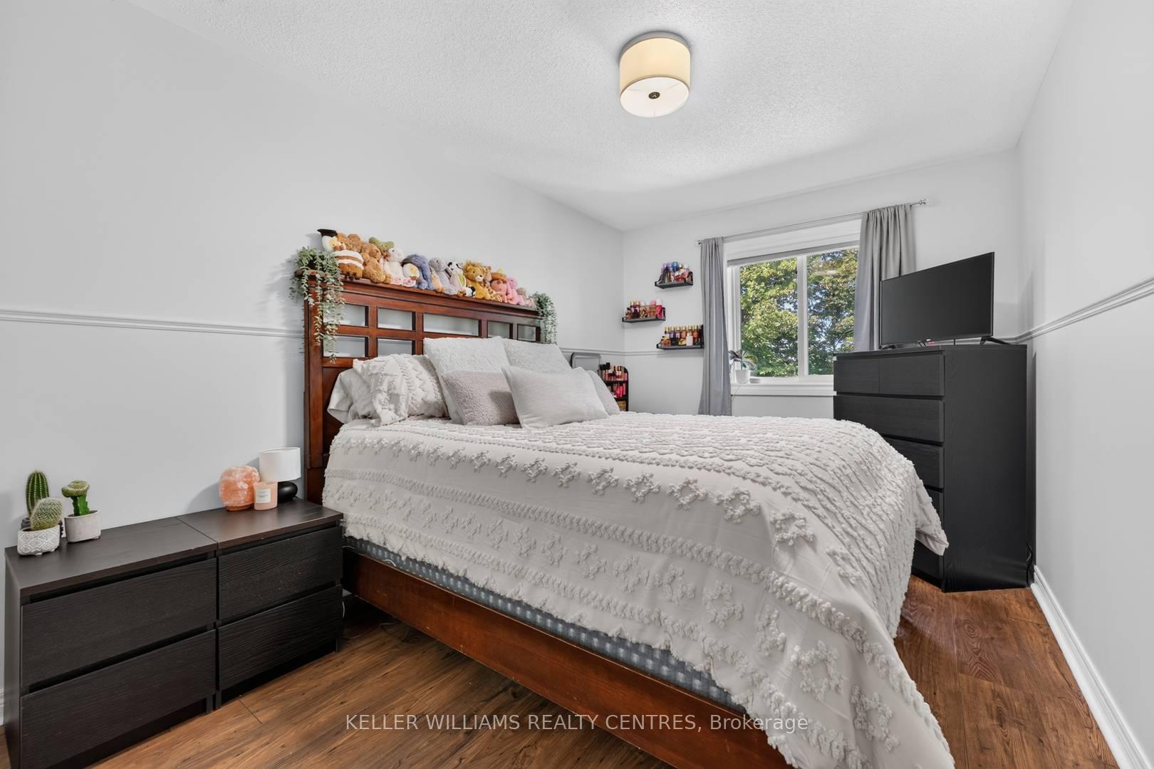 Photo 13 of 12 Lancaster Court, Georgina, Keswick South — HOMEH