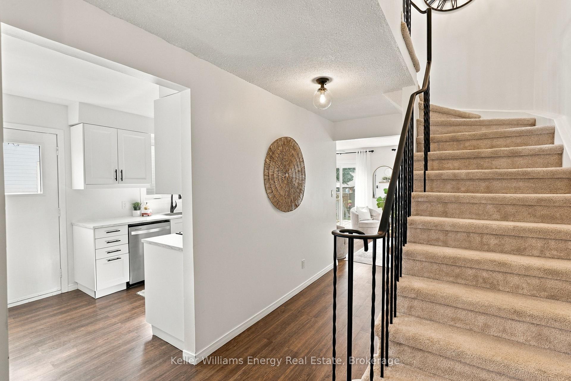 Photo 3 of 6 Overbank Drive, Oshawa, McLaughlin — HOMEH