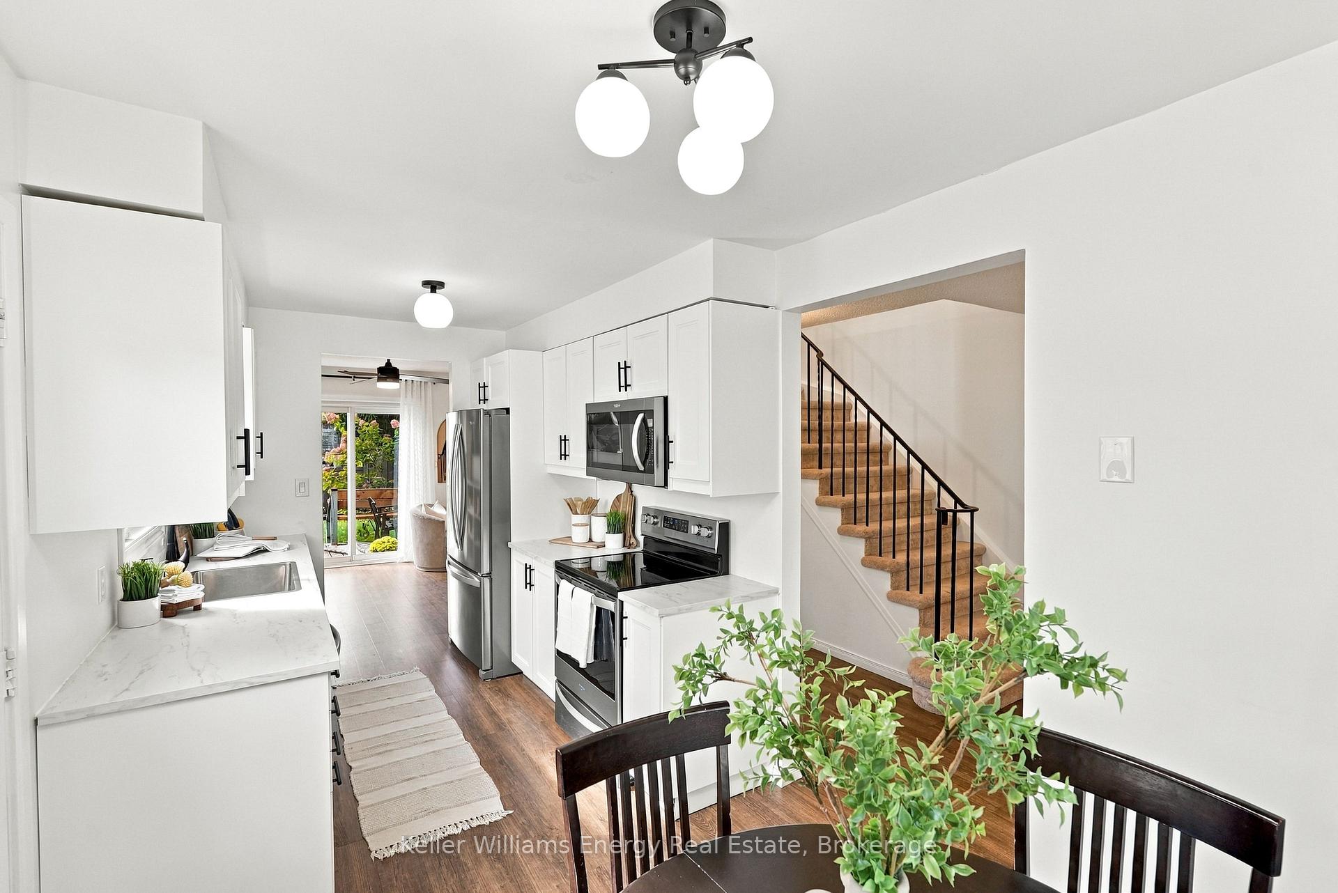 Photo 7 of 6 Overbank Drive, Oshawa, McLaughlin — HOMEH