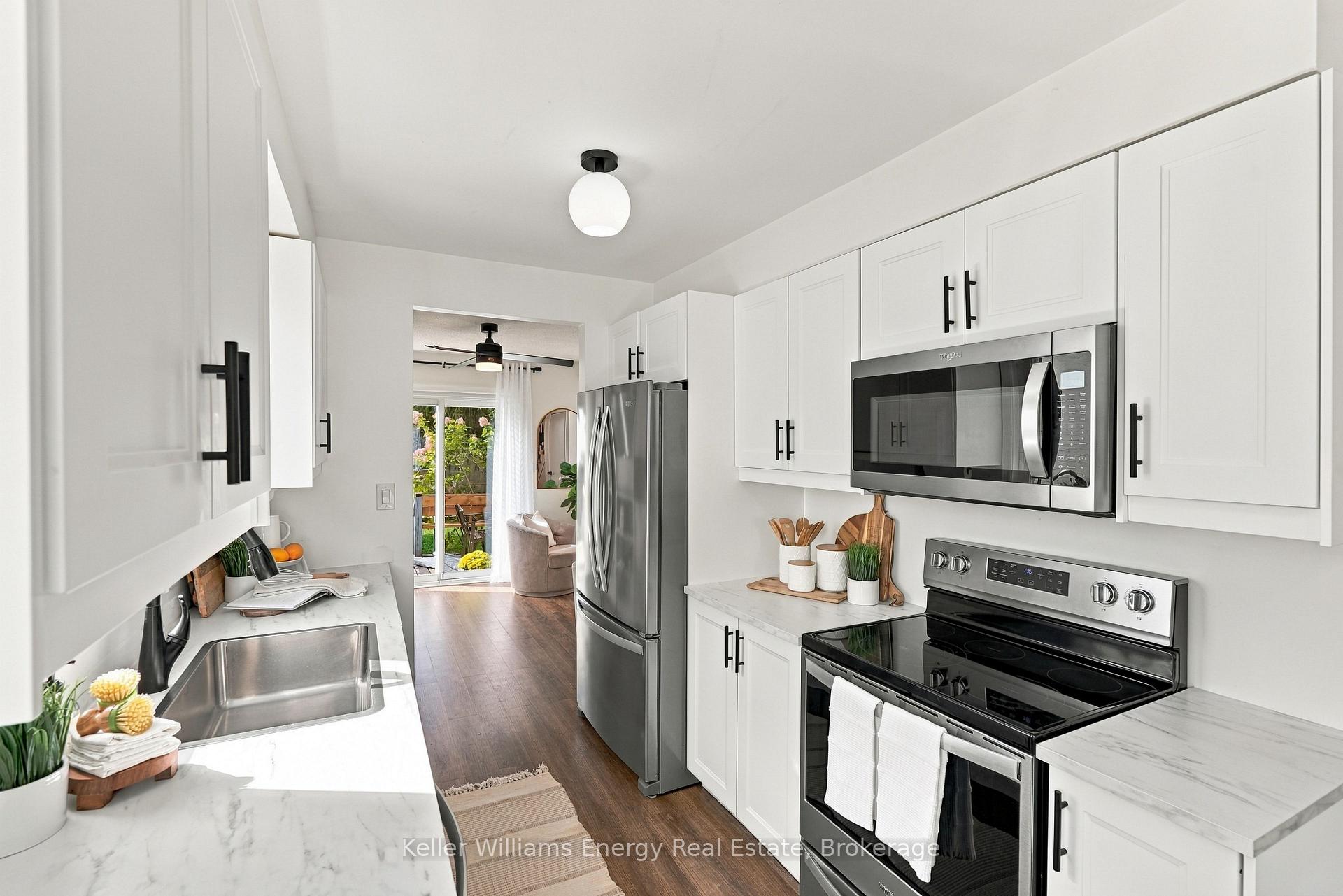 Photo 9 of 6 Overbank Drive, Oshawa, McLaughlin — HOMEH