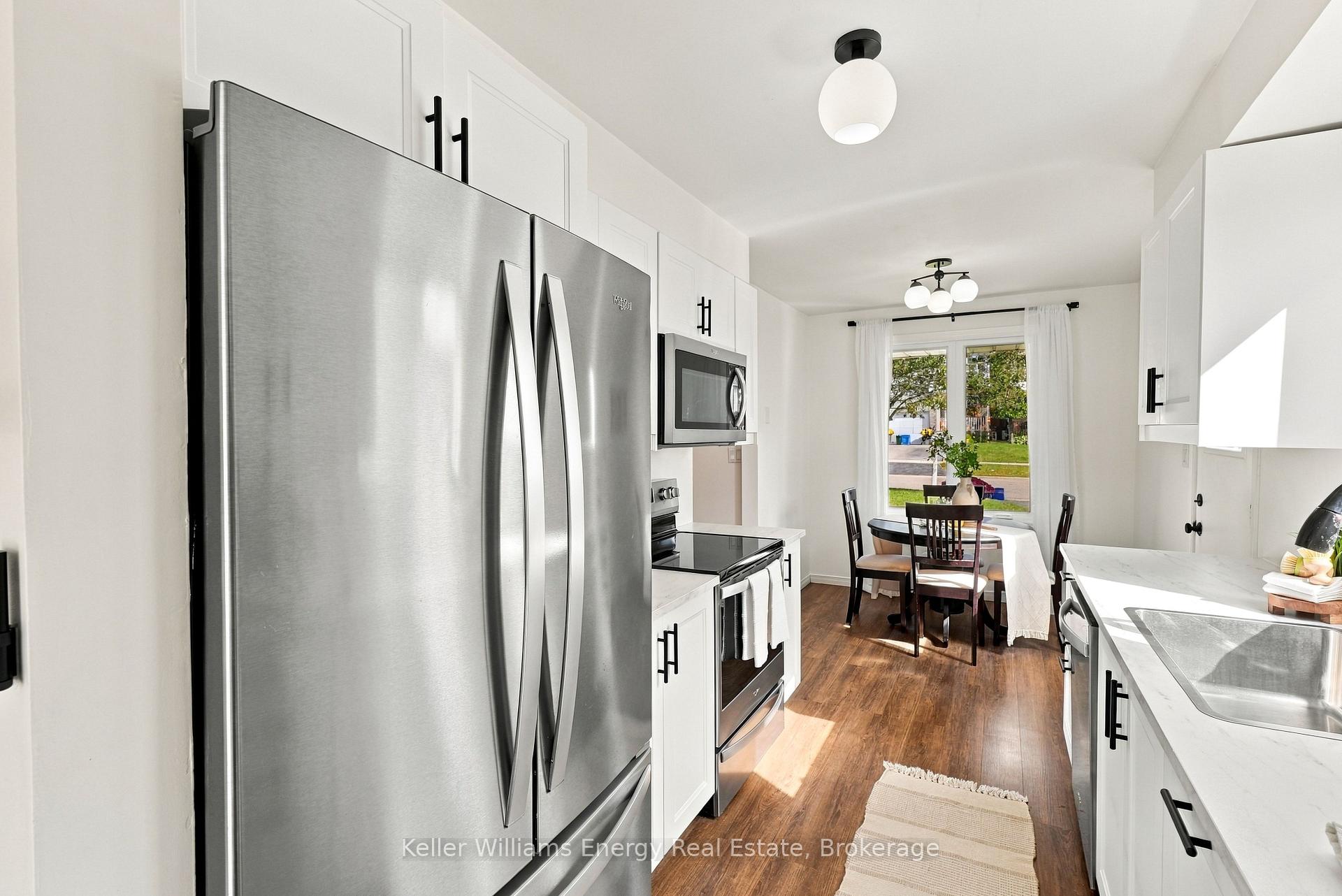 Photo 10 of 6 Overbank Drive, Oshawa, McLaughlin — HOMEH