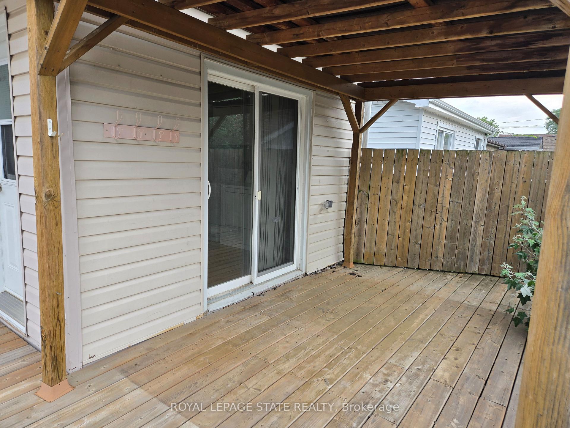 Photo 4 of 325 Simpson Avenue, Welland, Lincoln/Crowland — HOMEH