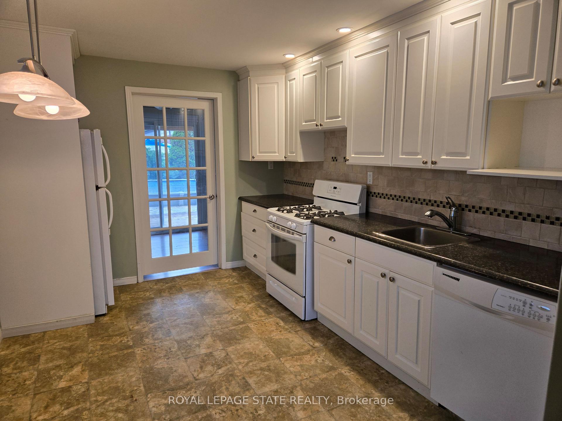 Photo 5 of 325 Simpson Avenue, Welland, Lincoln/Crowland — HOMEH