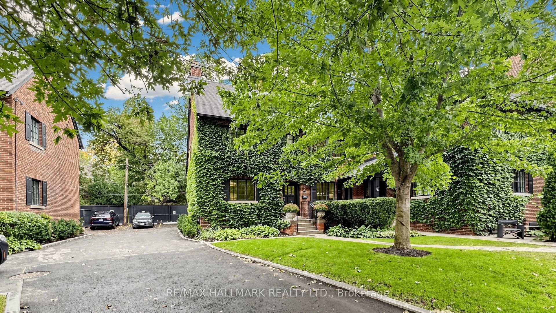 Photo 3 of 12 Ancroft Place, Toronto, Rosedale-Moore Park — HOMEH