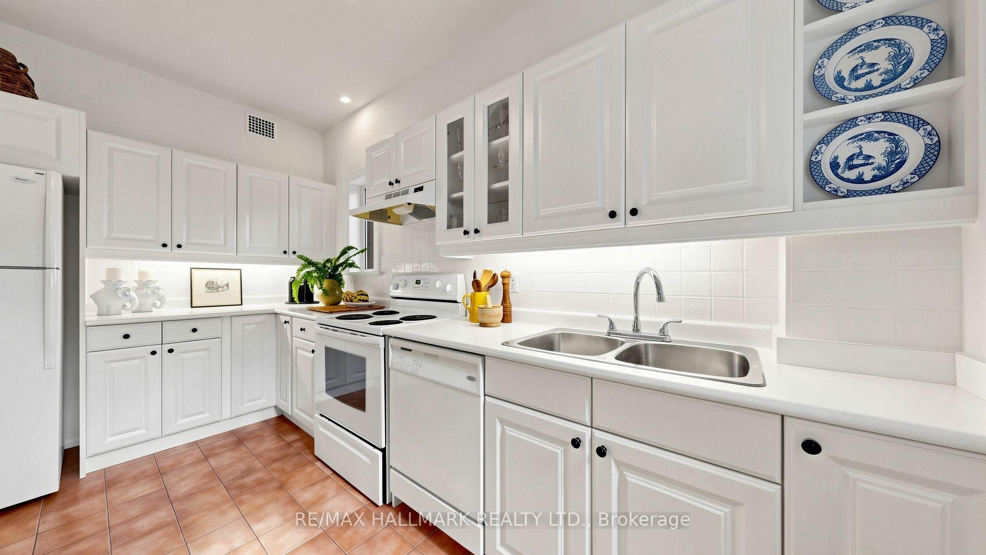Photo 15 of 12 Ancroft Place, Toronto, Rosedale-Moore Park — HOMEH
