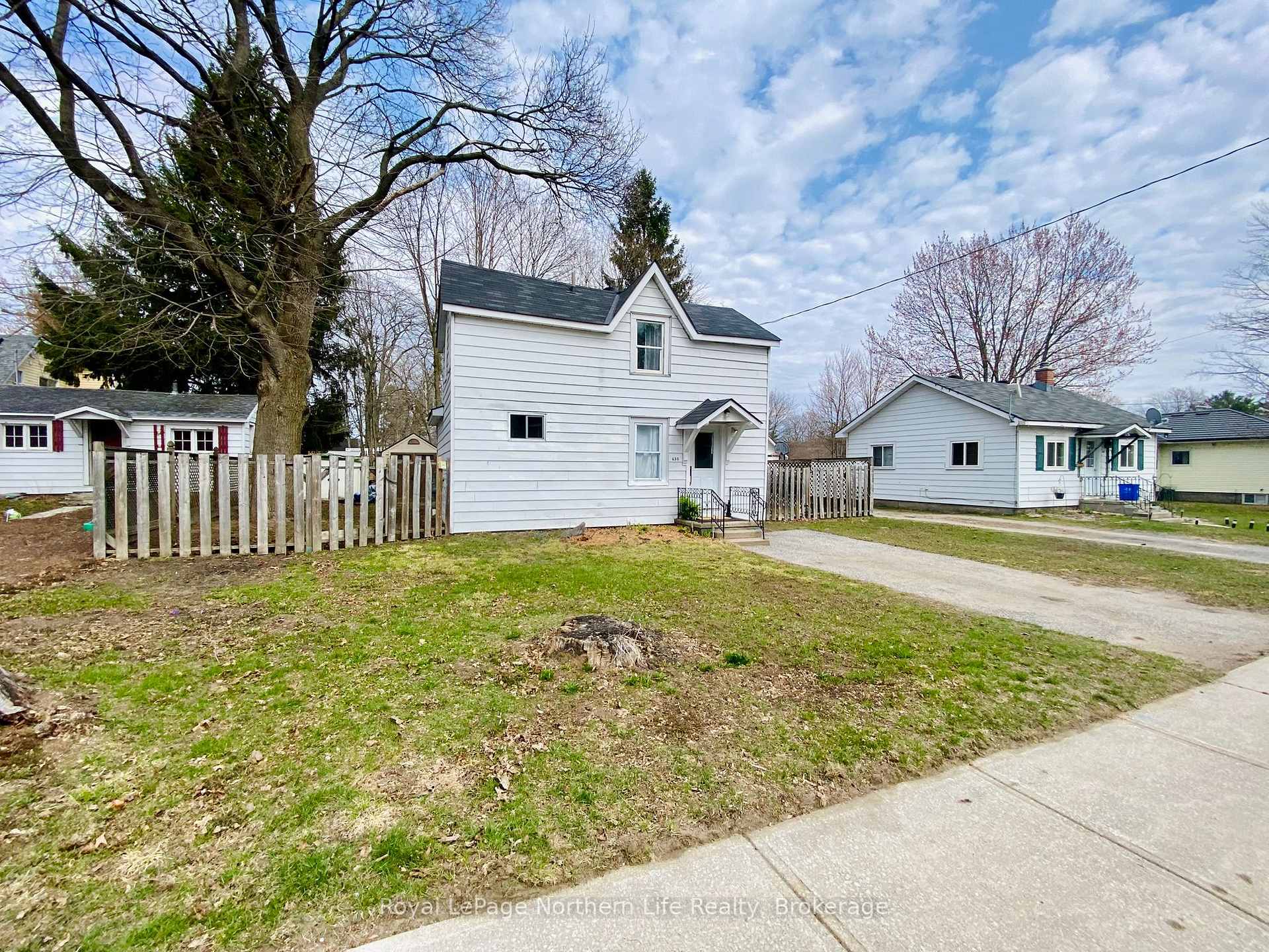 Photo 4 of 630 First Street S, Gravenhurst, Muskoka (S) — HOMEH