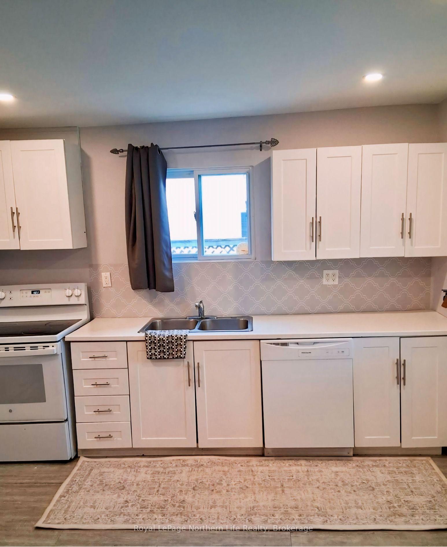 Photo 5 of 630 First Street S, Gravenhurst, Muskoka (S) — HOMEH