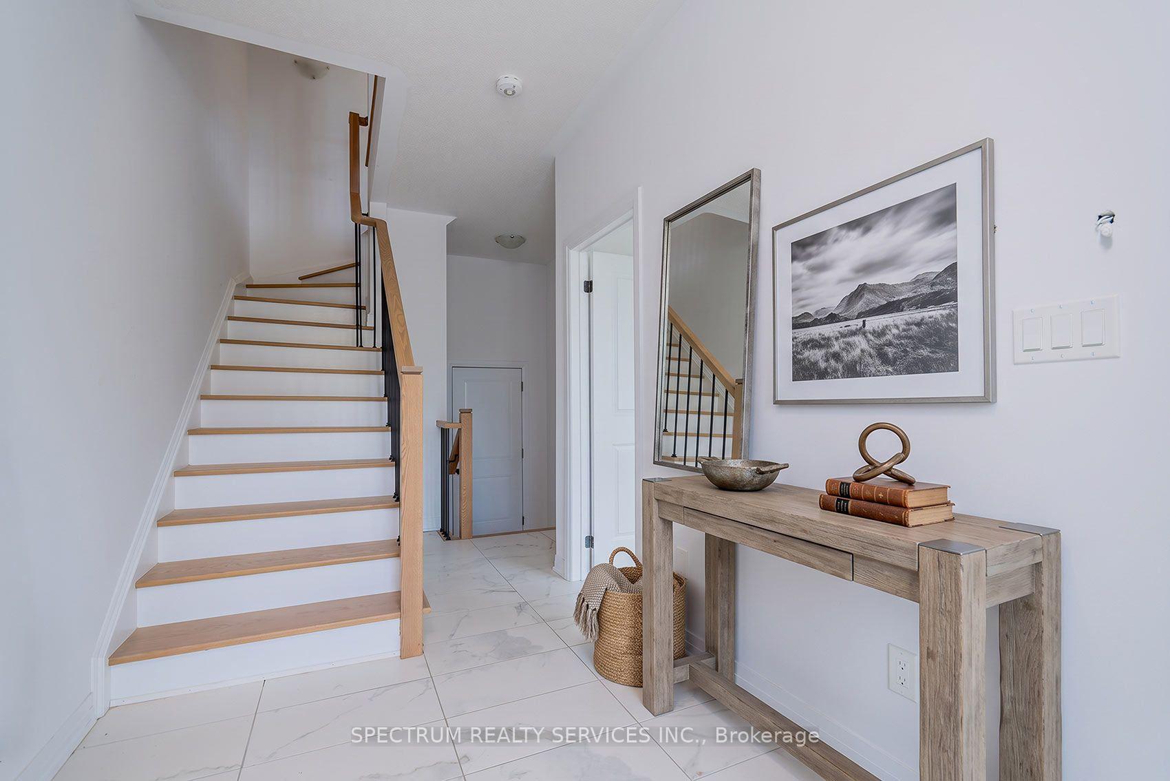 Photo 5 of 110 De La Roche Drive, Vaughan, Vellore Village — HOMEH