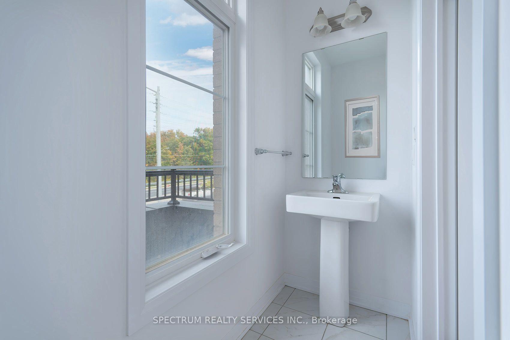 Photo 16 of 110 De La Roche Drive, Vaughan, Vellore Village — HOMEH