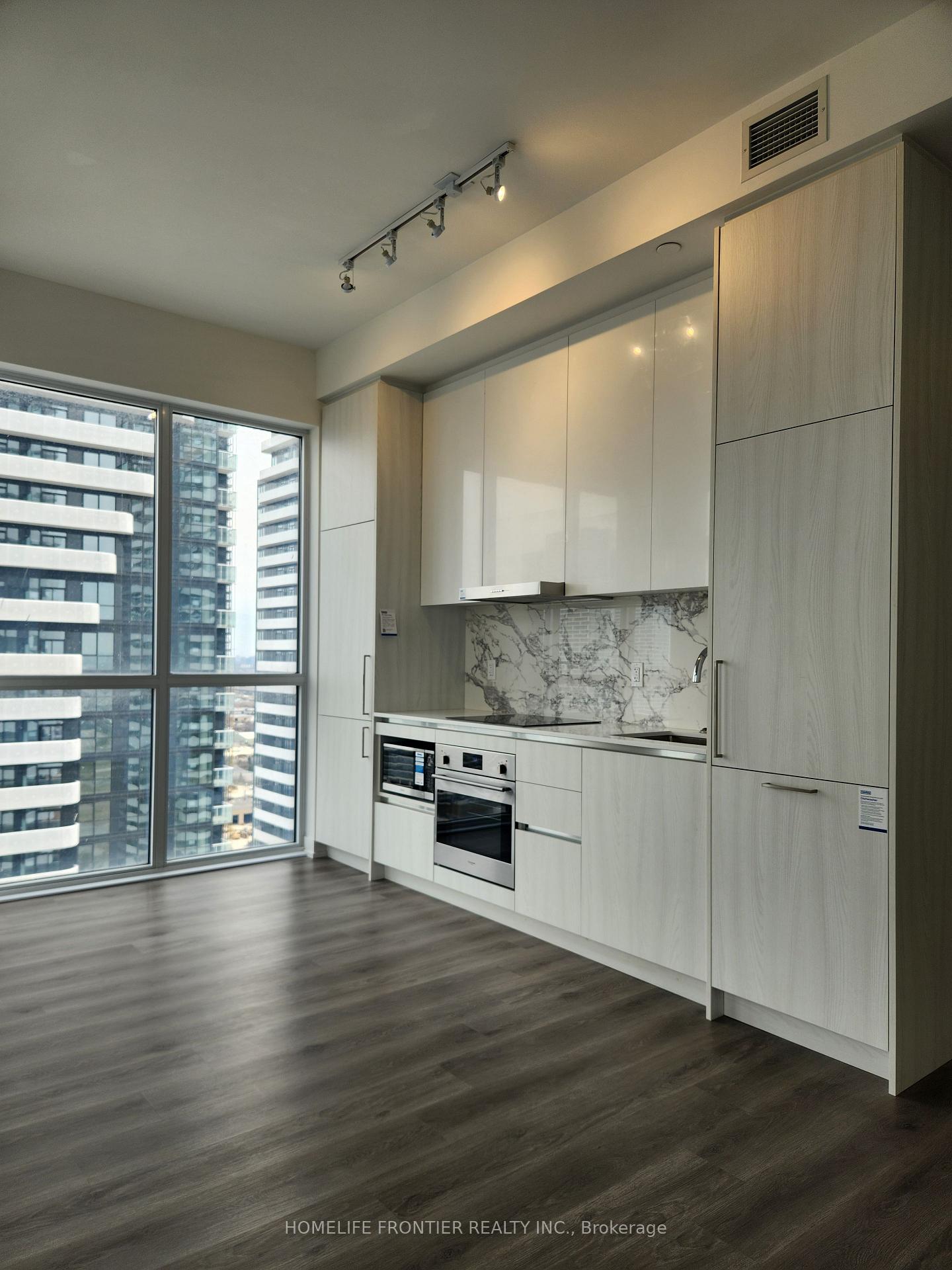 Photo 11 of Unit 3612, 225 Commerce Street, Vaughan, Vaughan Corporate Centre — HOMEH