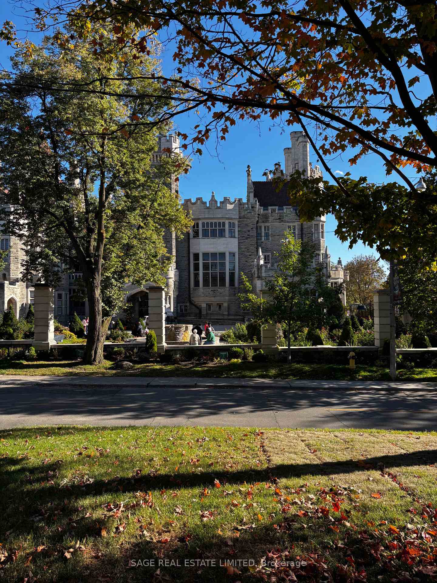 Photo 3 of Unit Walk Out, 22 Austin Terrace, Toronto, Casa Loma — HOMEH