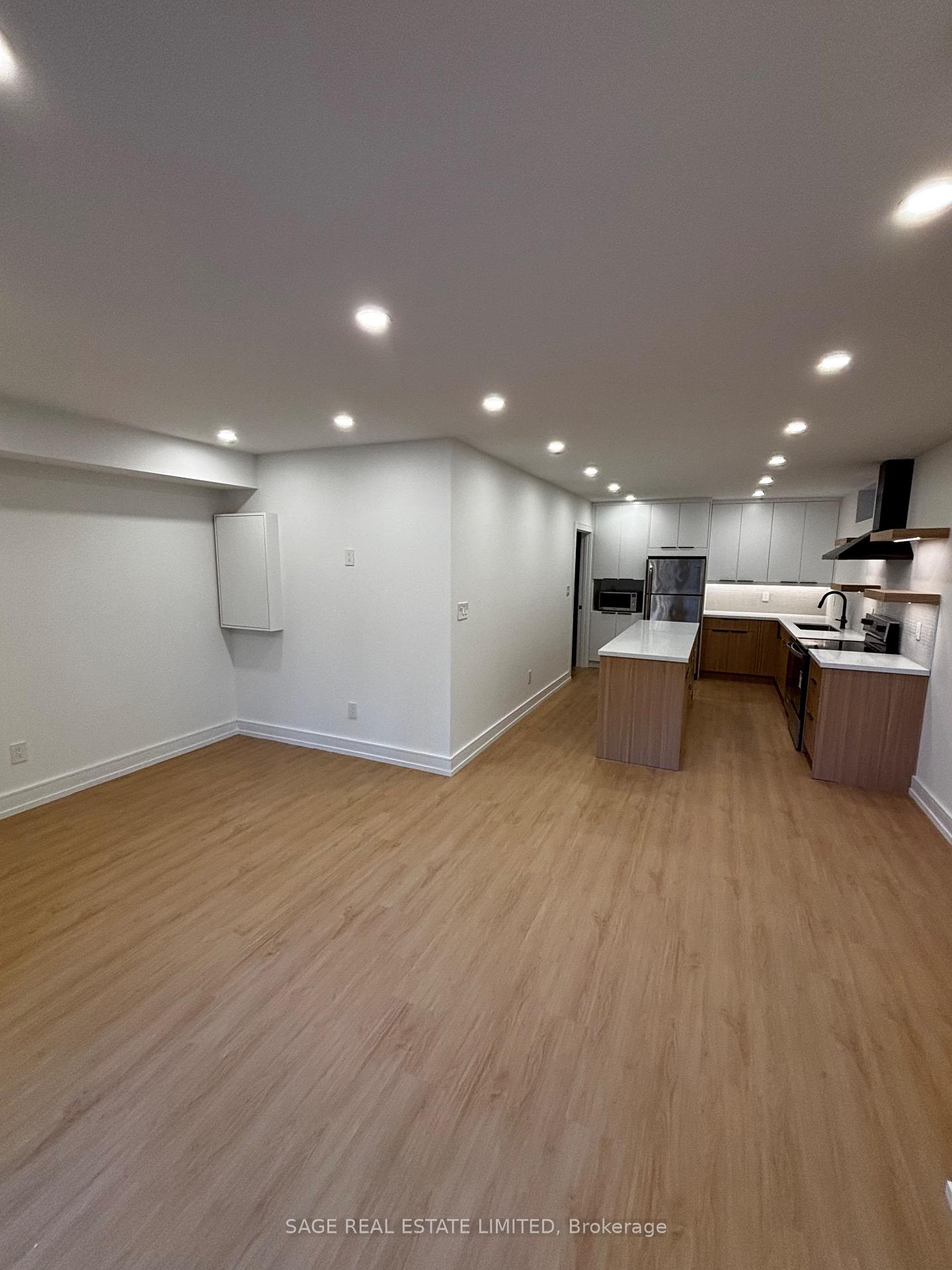 Photo 5 of Unit Walk Out, 22 Austin Terrace, Toronto, Casa Loma — HOMEH