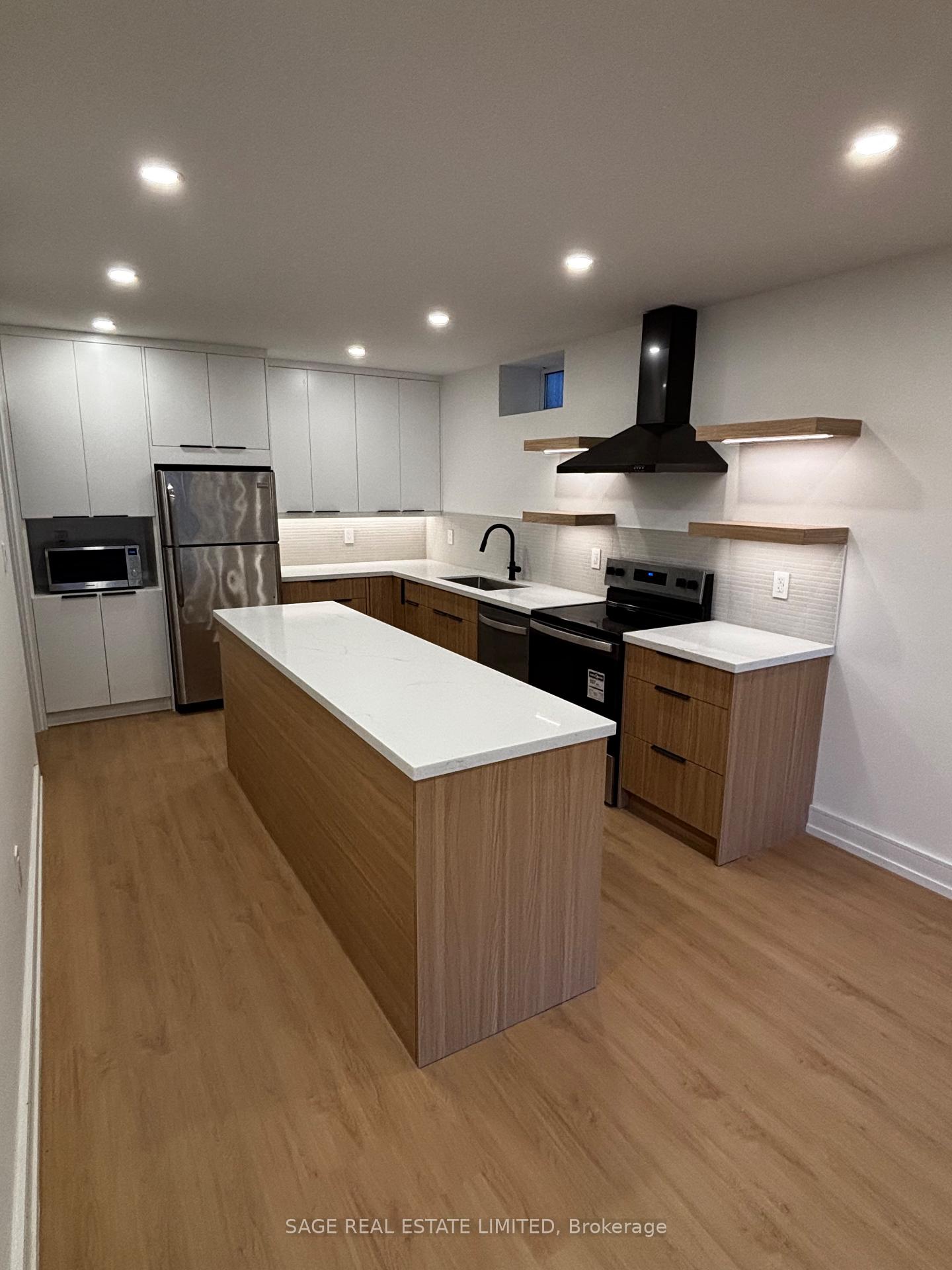 Photo 8 of Unit Walk Out, 22 Austin Terrace, Toronto, Casa Loma — HOMEH