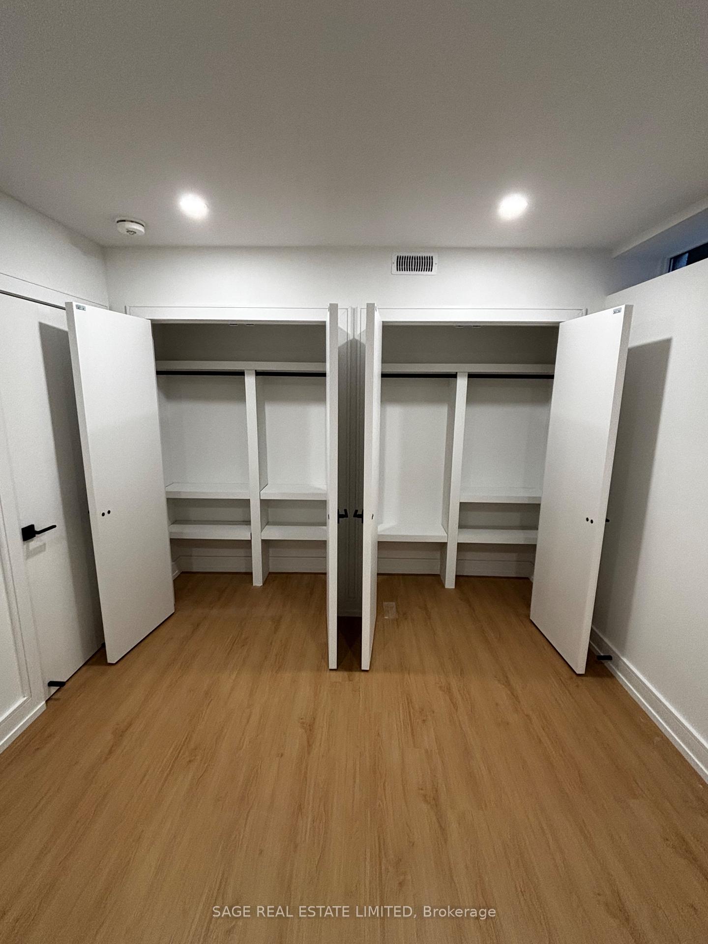 Photo 11 of Unit Walk Out, 22 Austin Terrace, Toronto, Casa Loma — HOMEH