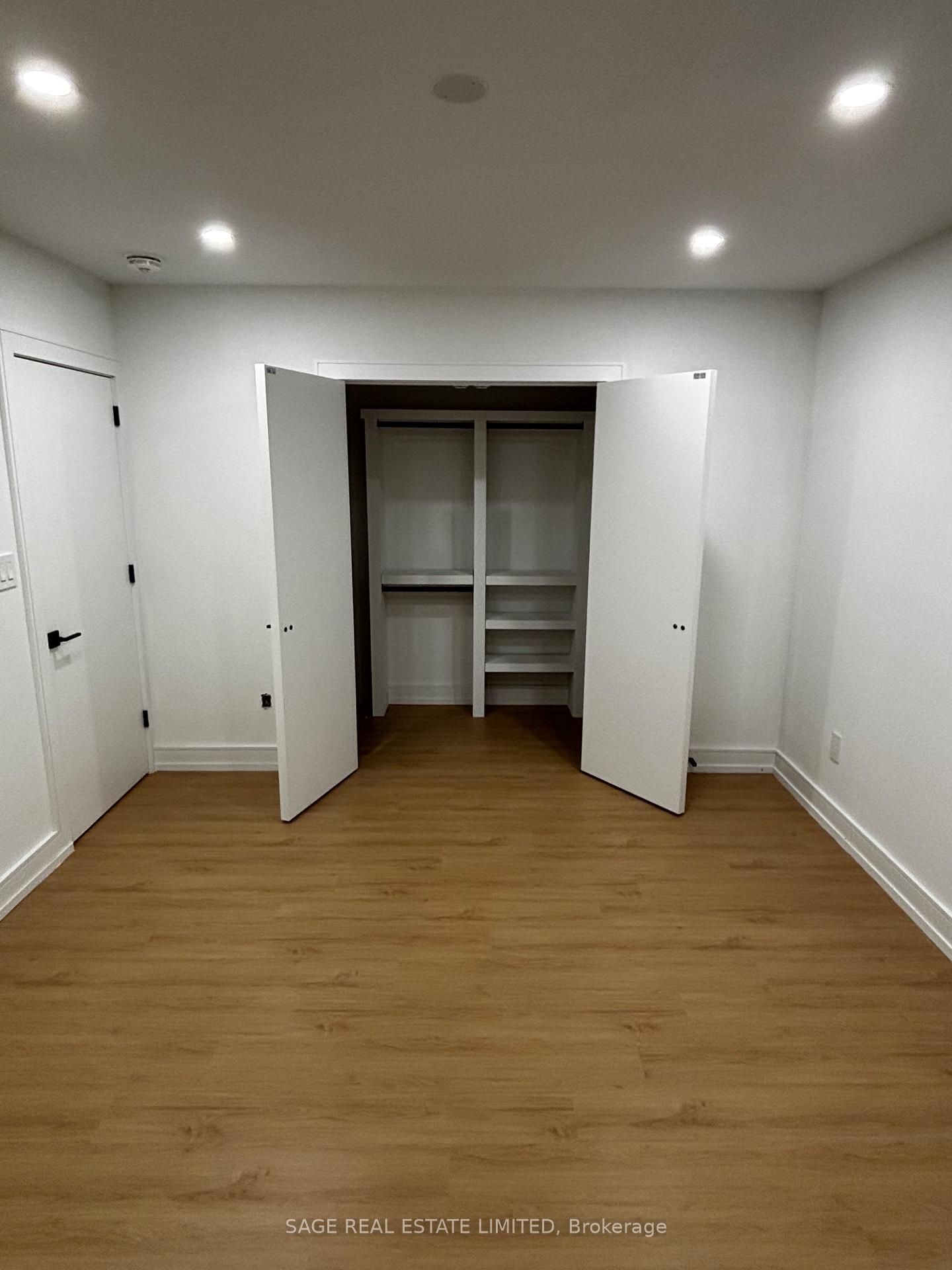 Photo 13 of Unit Walk Out, 22 Austin Terrace, Toronto, Casa Loma — HOMEH