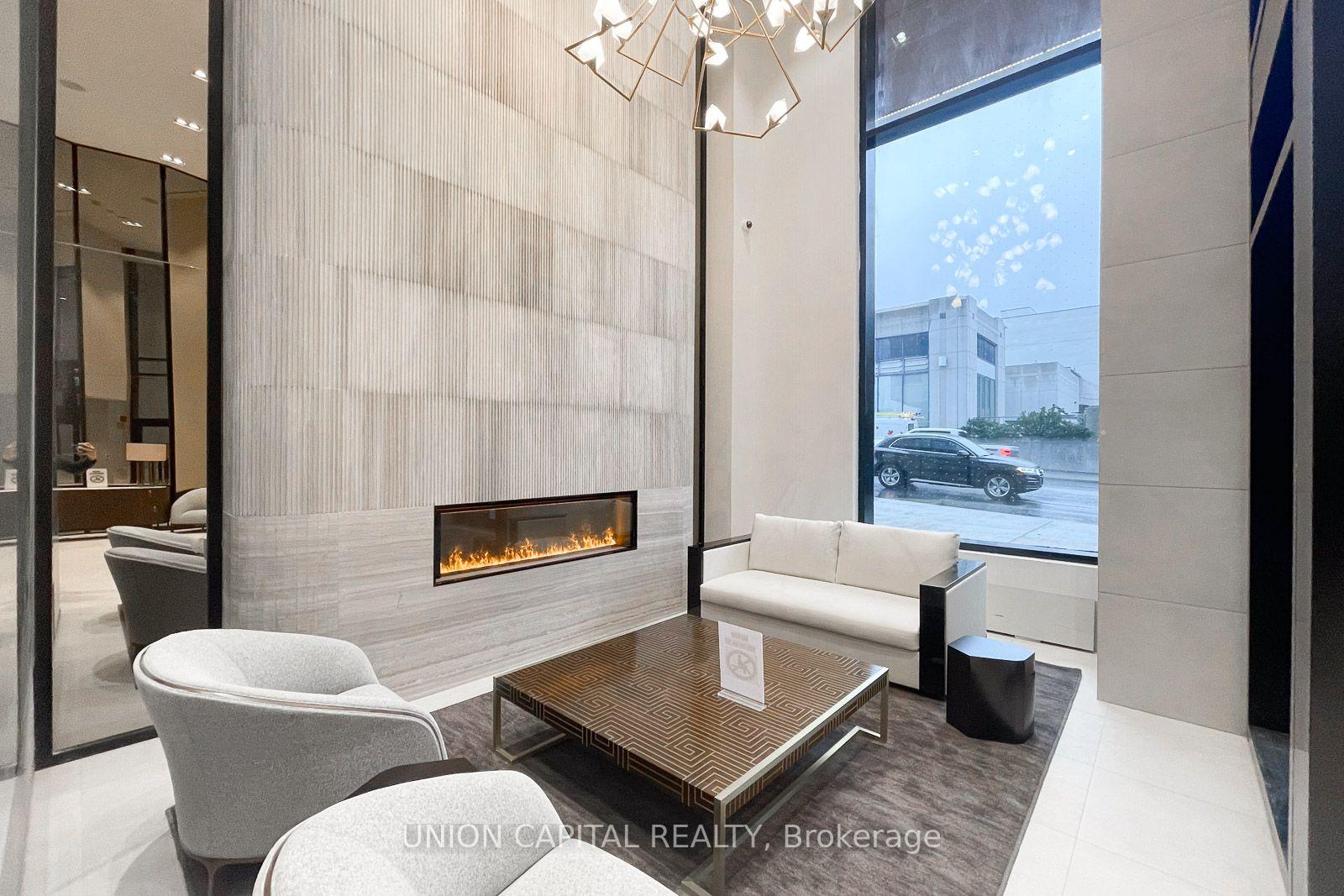 Photo 3 of Unit 222, 2020 Bathurst Street, Toronto, Humewood-Cedarvale — HOMEH