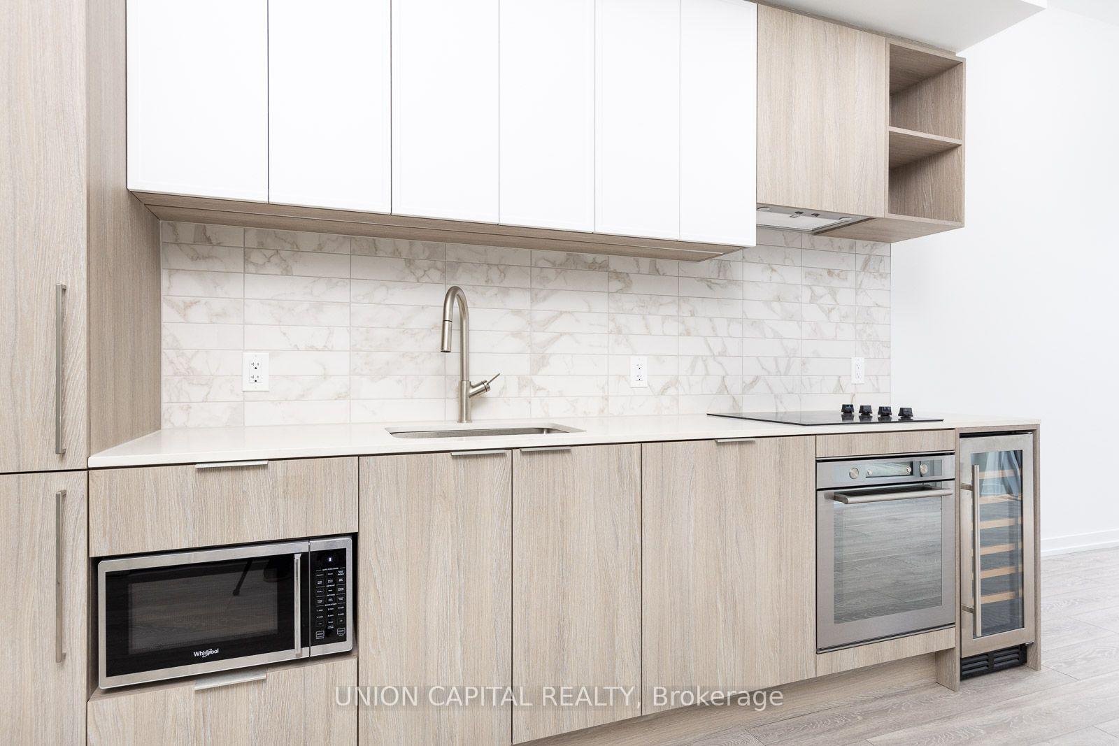Photo 5 of Unit 222, 2020 Bathurst Street, Toronto, Humewood-Cedarvale — HOMEH