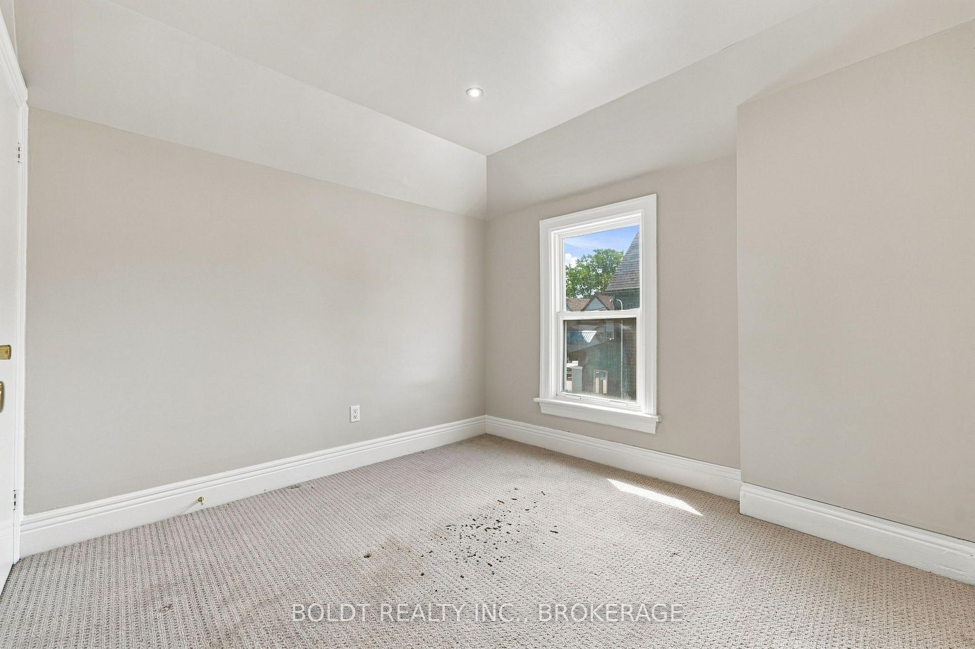 Photo 17 of 38 Mars Avenue, Hamilton, Industrial Sector — HOMEH