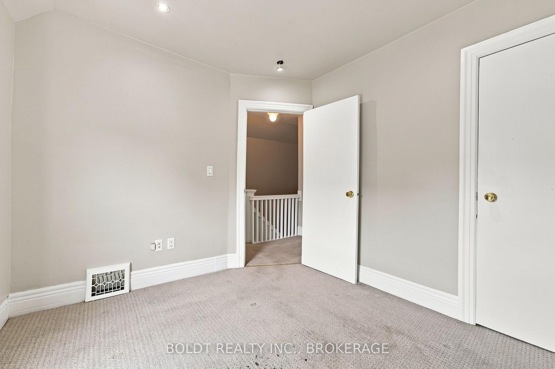 Photo 18 of 38 Mars Avenue, Hamilton, Industrial Sector — HOMEH