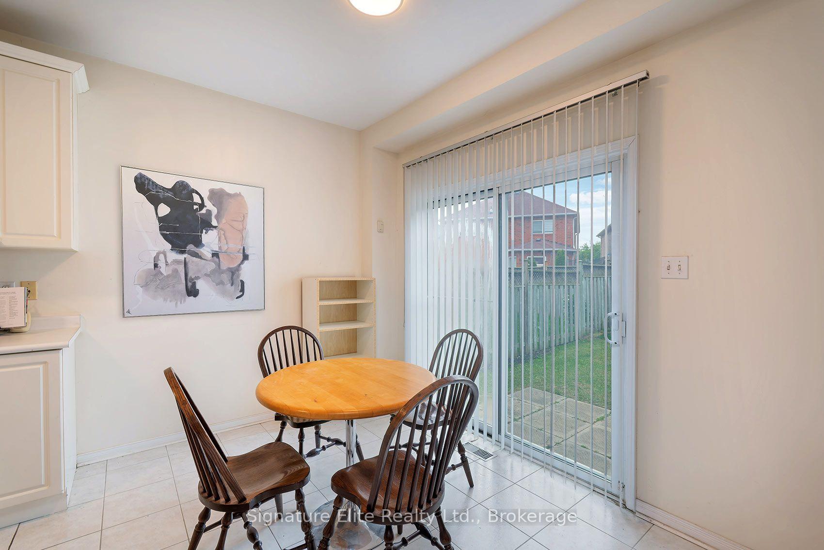 Photo 15 of 48 Humberside Avenue, Brampton, Snelgrove — HOMEH