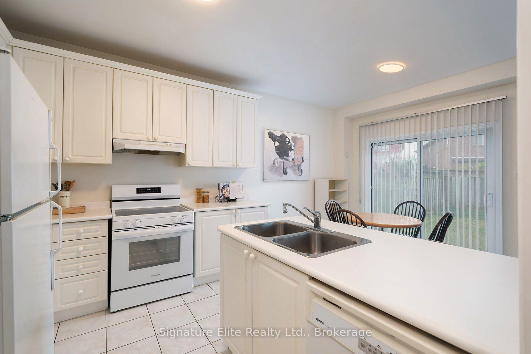 Photo 16 of 48 Humberside Avenue, Brampton, Snelgrove — HOMEH