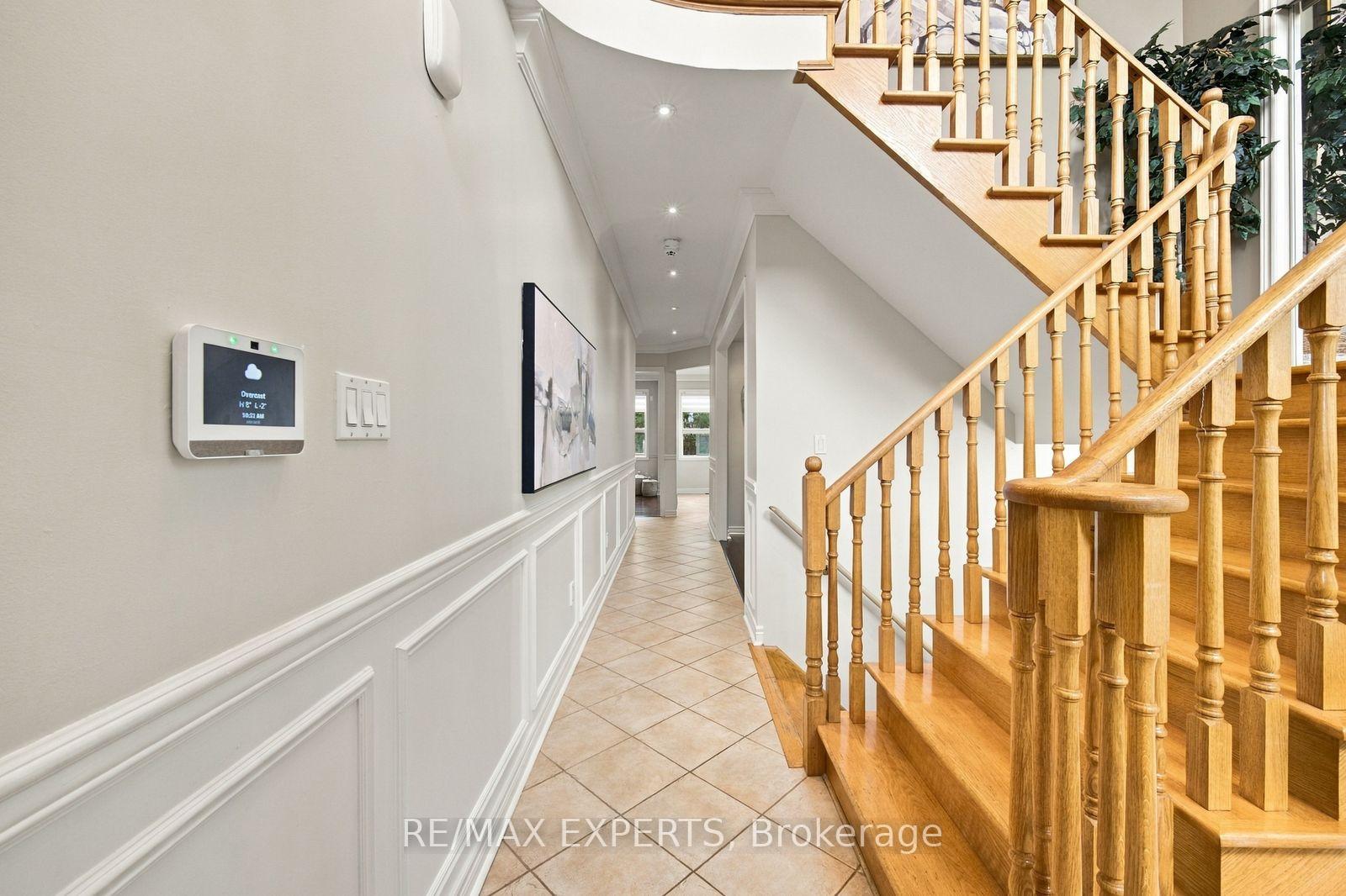 Photo 3 of 75 Keegan Crescent, Vaughan, Sonoma Heights — HOMEH