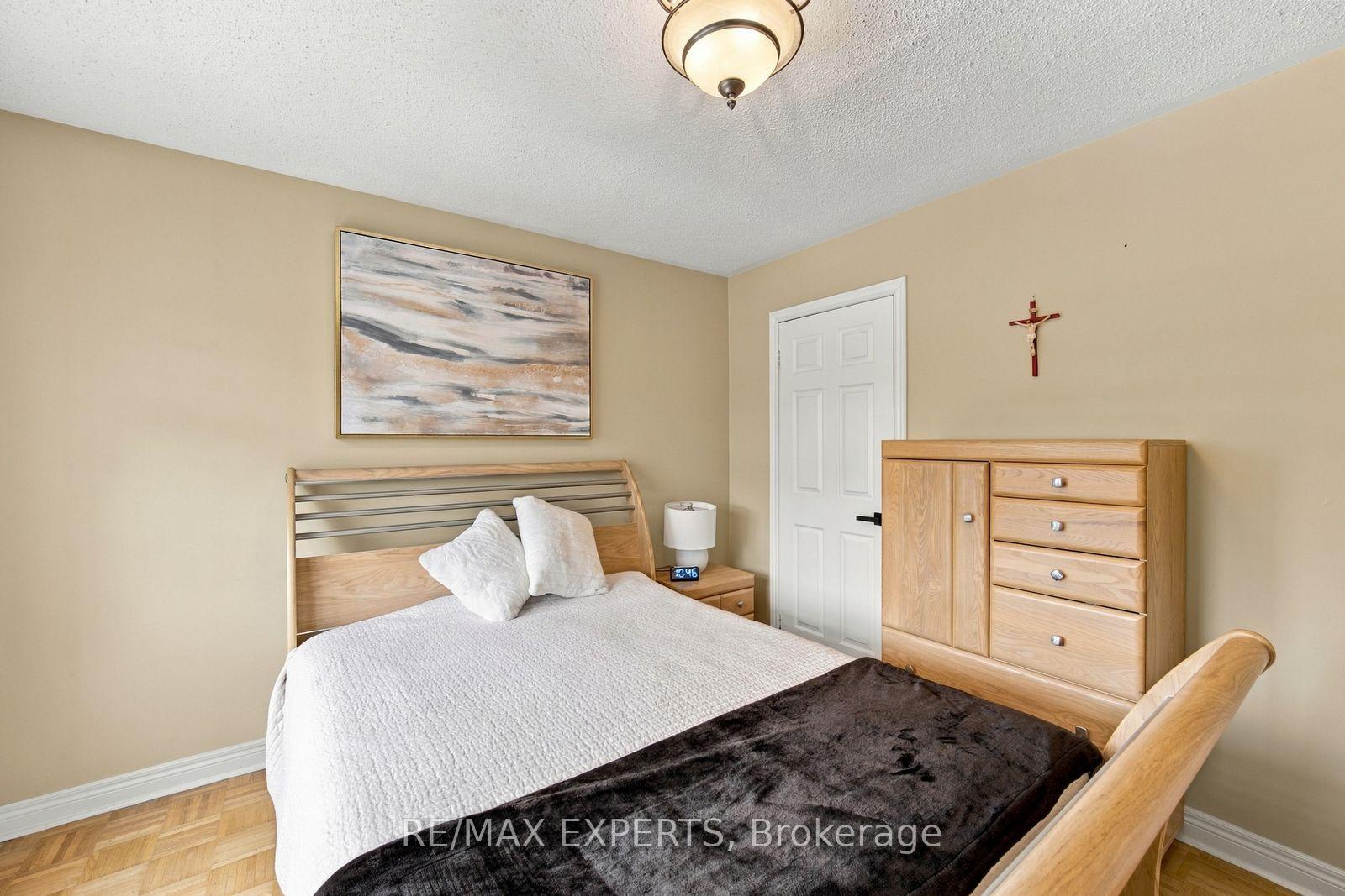 Photo 12 of 75 Keegan Crescent, Vaughan, Sonoma Heights — HOMEH
