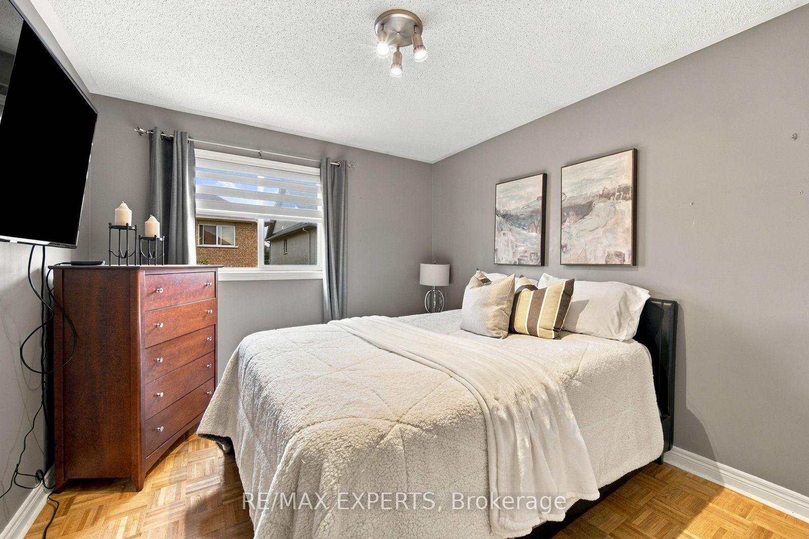 Photo 15 of 75 Keegan Crescent, Vaughan, Sonoma Heights — HOMEH