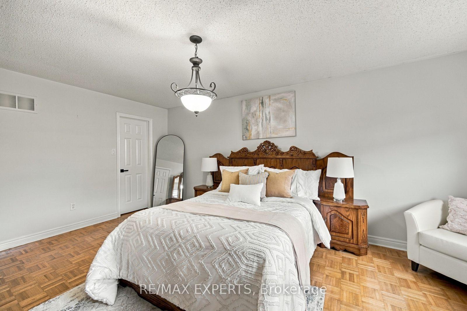 Photo 17 of 75 Keegan Crescent, Vaughan, Sonoma Heights — HOMEH