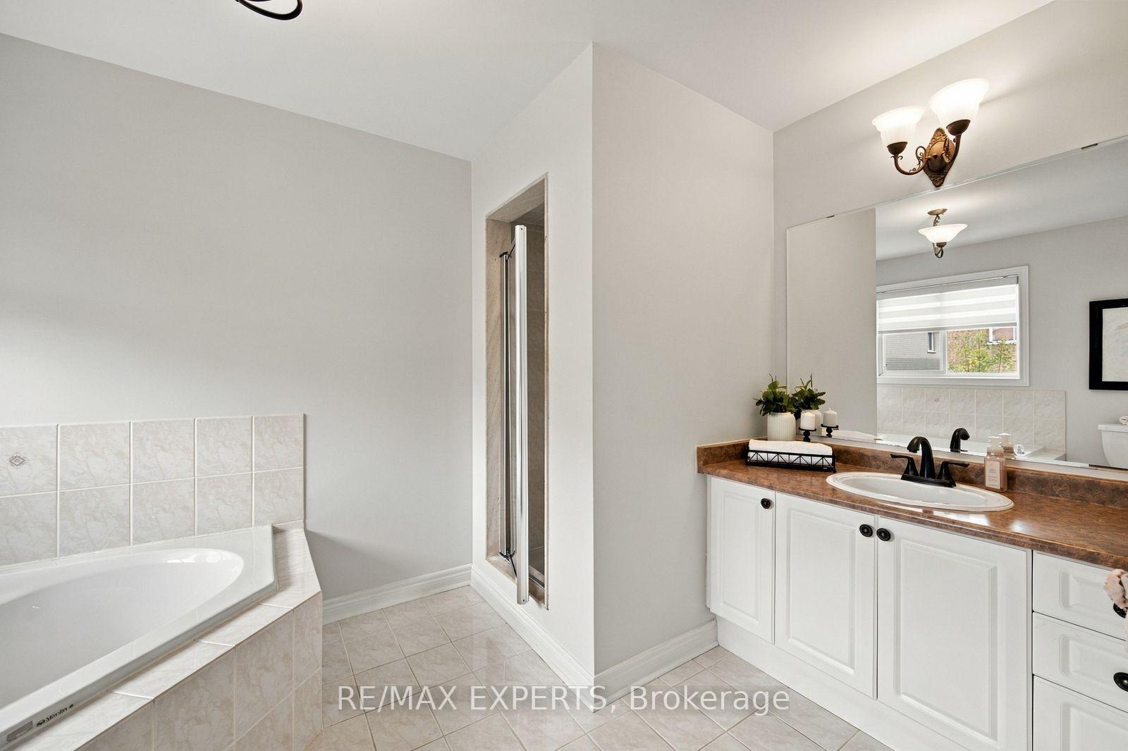 Photo 18 of 75 Keegan Crescent, Vaughan, Sonoma Heights — HOMEH