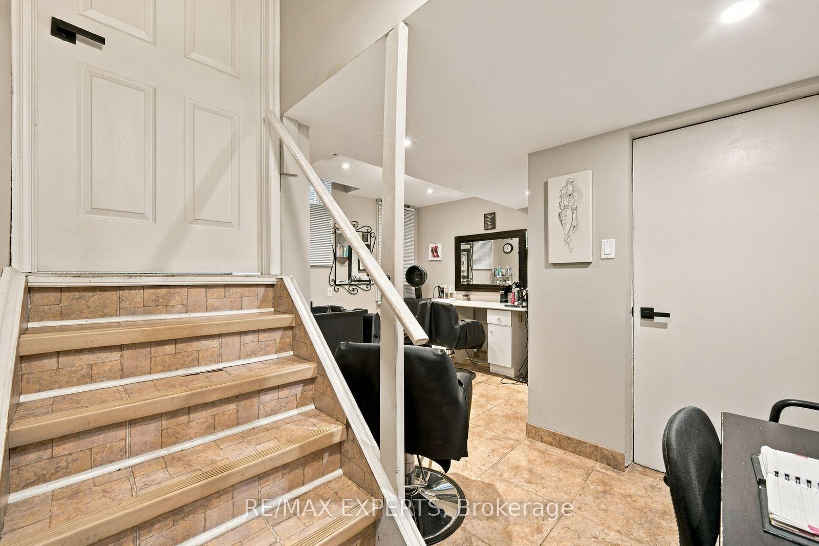 Photo 24 of 75 Keegan Crescent, Vaughan, Sonoma Heights — HOMEH