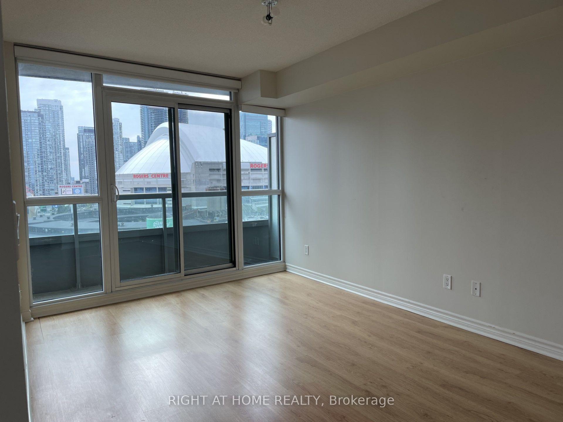 Photo 11 of Unit 1208, 25 Lower Simcoe Street, Toronto, Waterfront Communities — HOMEH