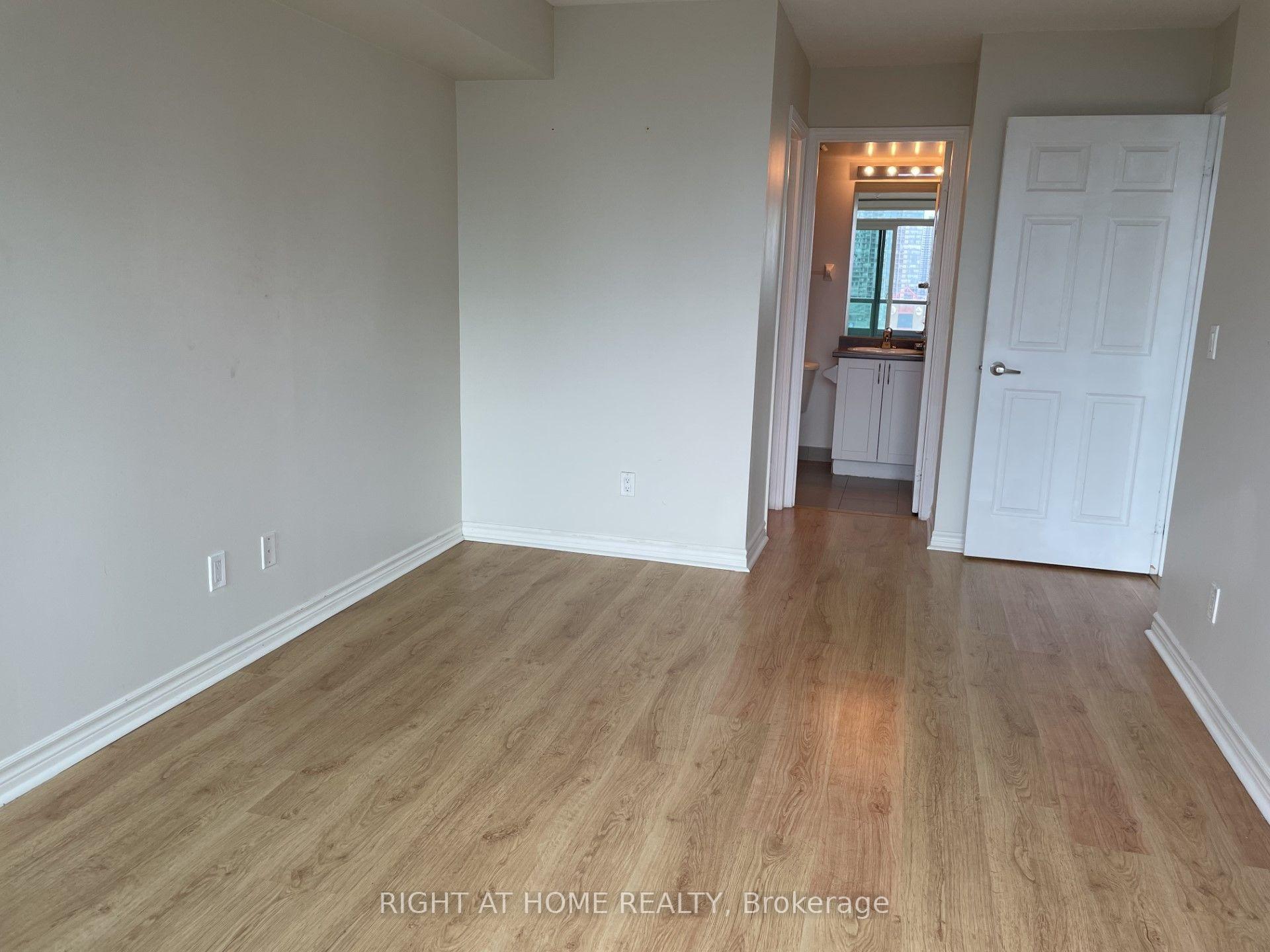 Photo 12 of Unit 1208, 25 Lower Simcoe Street, Toronto, Waterfront Communities — HOMEH
