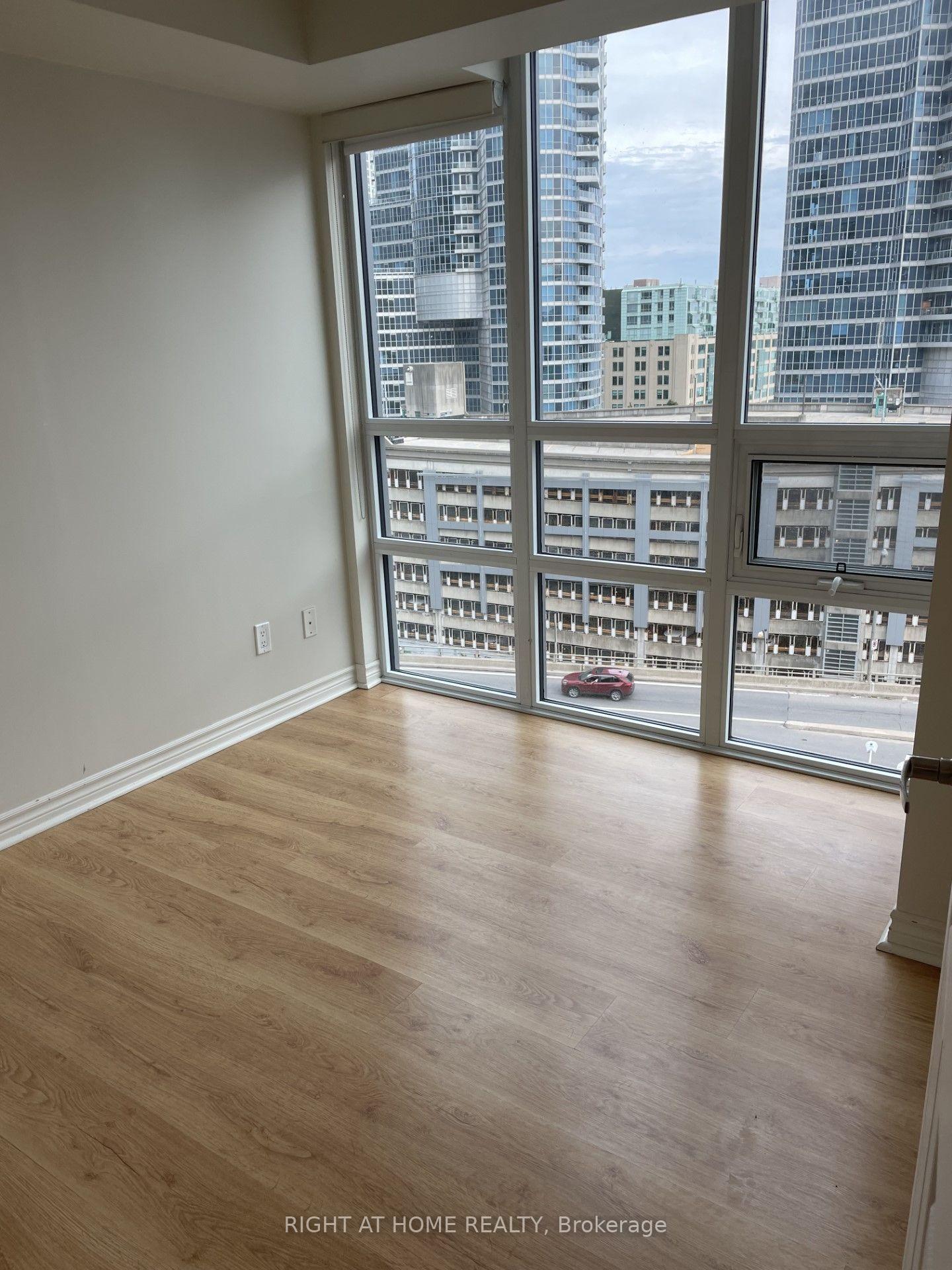 Photo 15 of Unit 1208, 25 Lower Simcoe Street, Toronto, Waterfront Communities — HOMEH