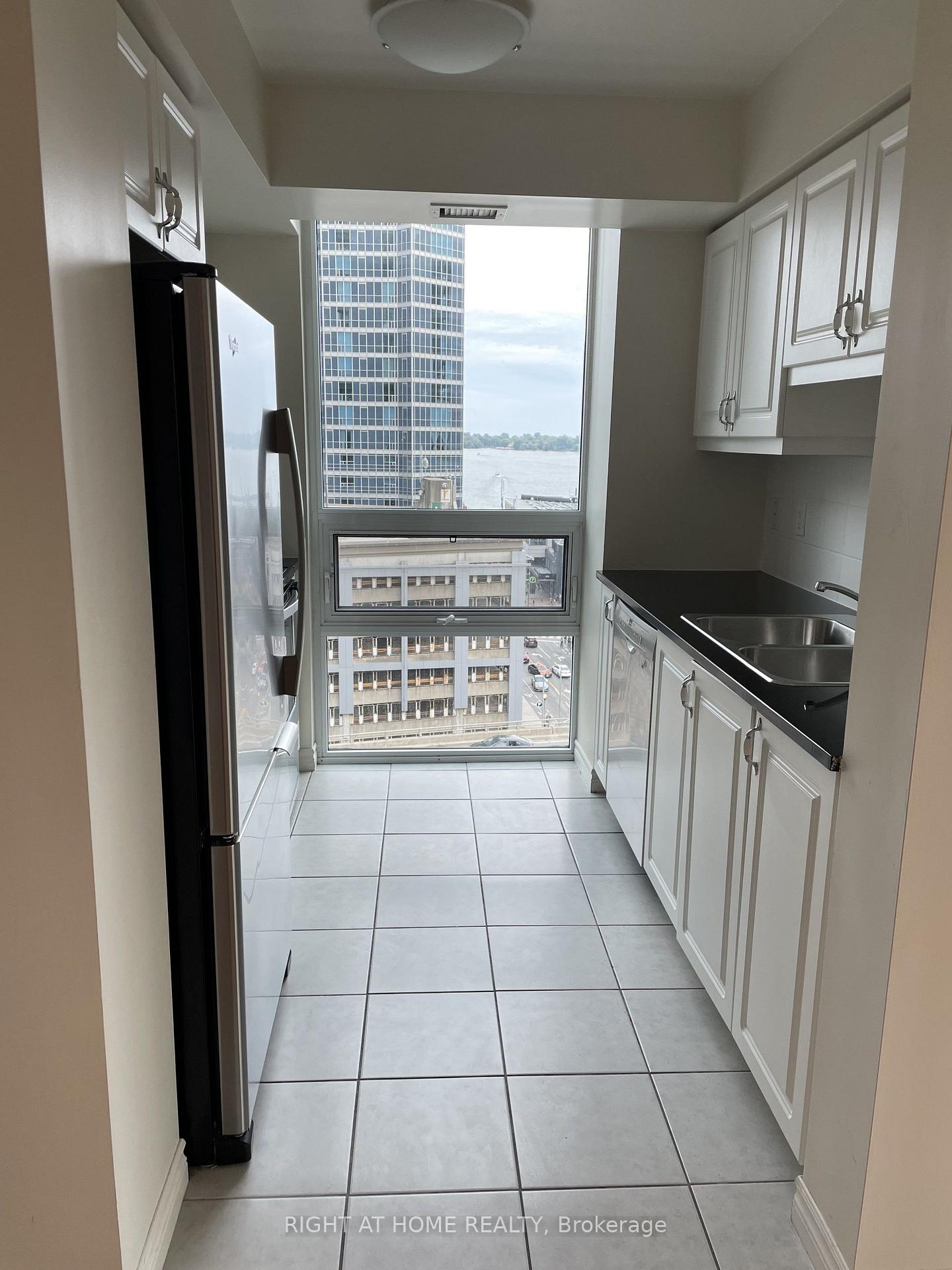 Photo 17 of Unit 1208, 25 Lower Simcoe Street, Toronto, Waterfront Communities — HOMEH