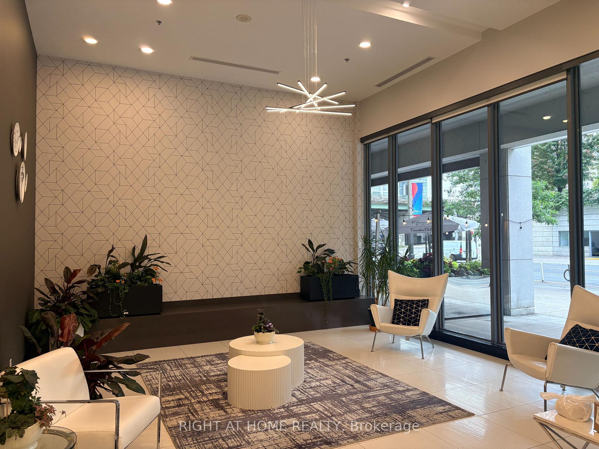 Photo 2 of Unit 1208, 25 Lower Simcoe Street, Toronto, Waterfront Communities — HOMEH