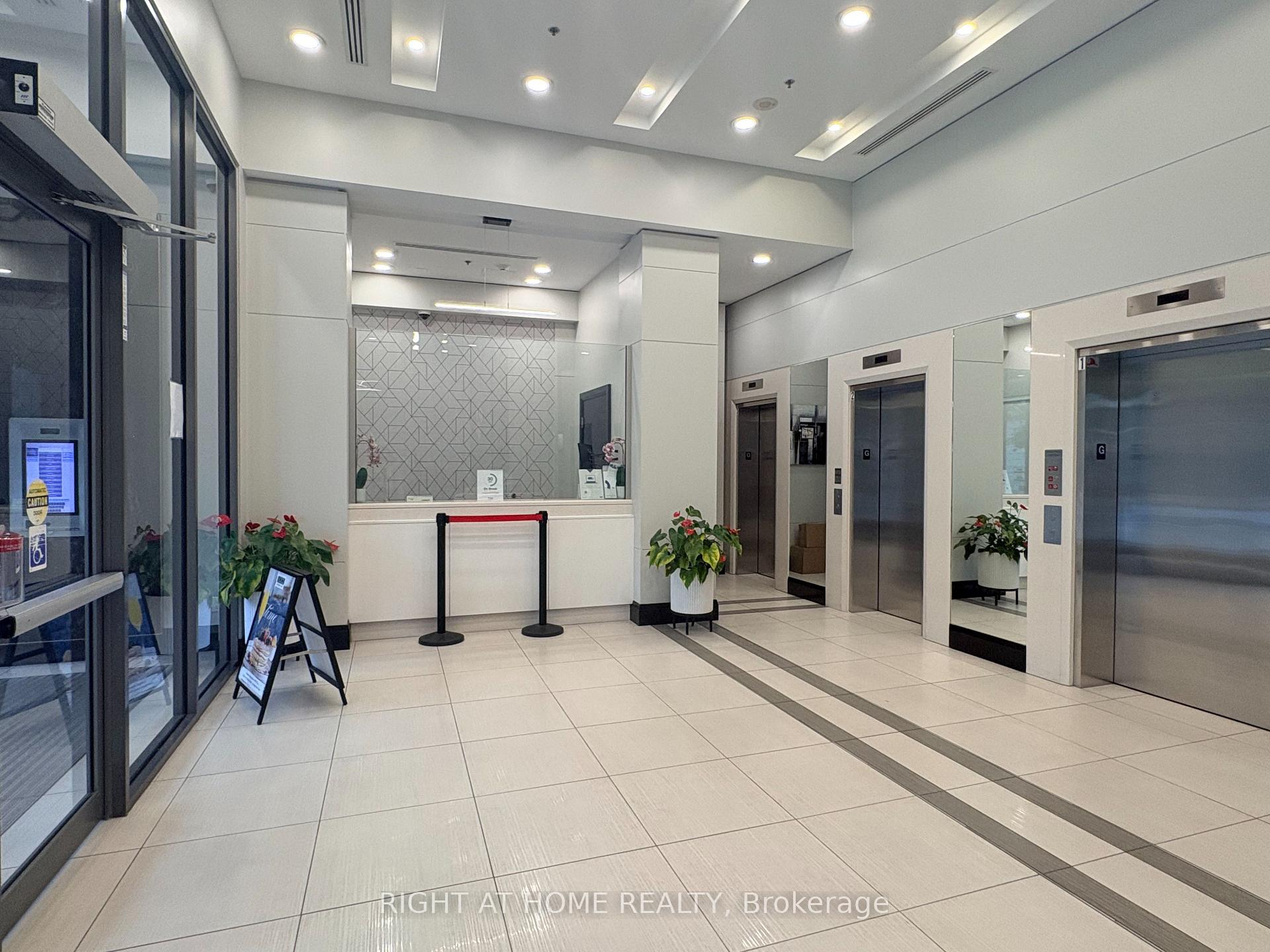 Photo 4 of Unit 1208, 25 Lower Simcoe Street, Toronto, Waterfront Communities — HOMEH