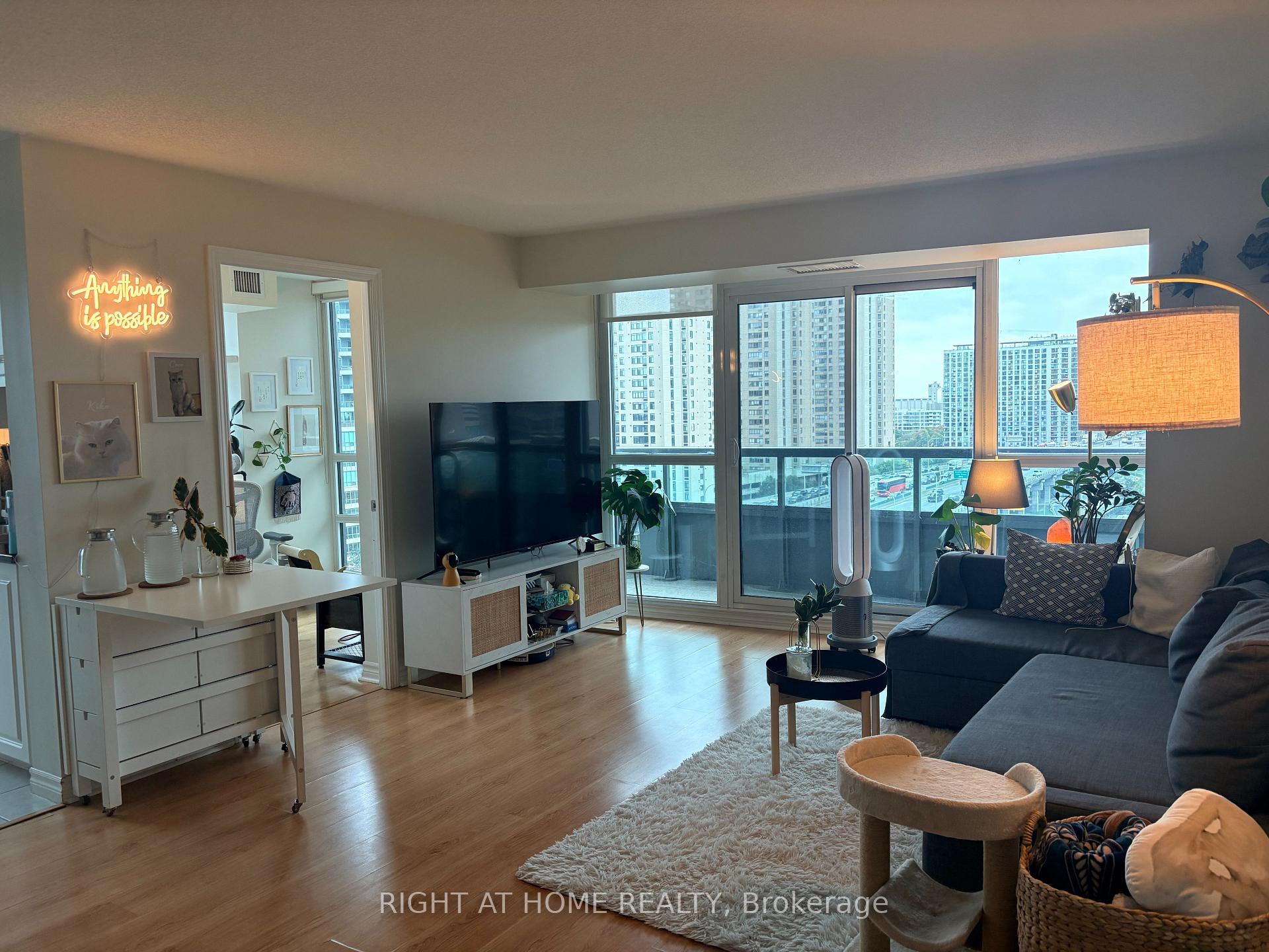Photo 6 of Unit 1208, 25 Lower Simcoe Street, Toronto, Waterfront Communities — HOMEH