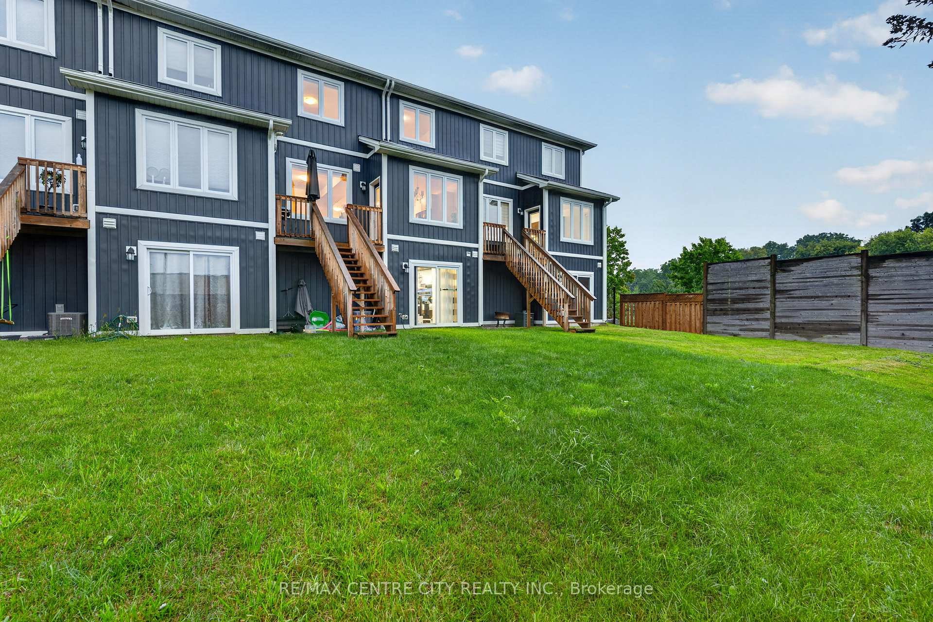 Photo 13 of 1740 Finley Crescent, London, North I — HOMEH