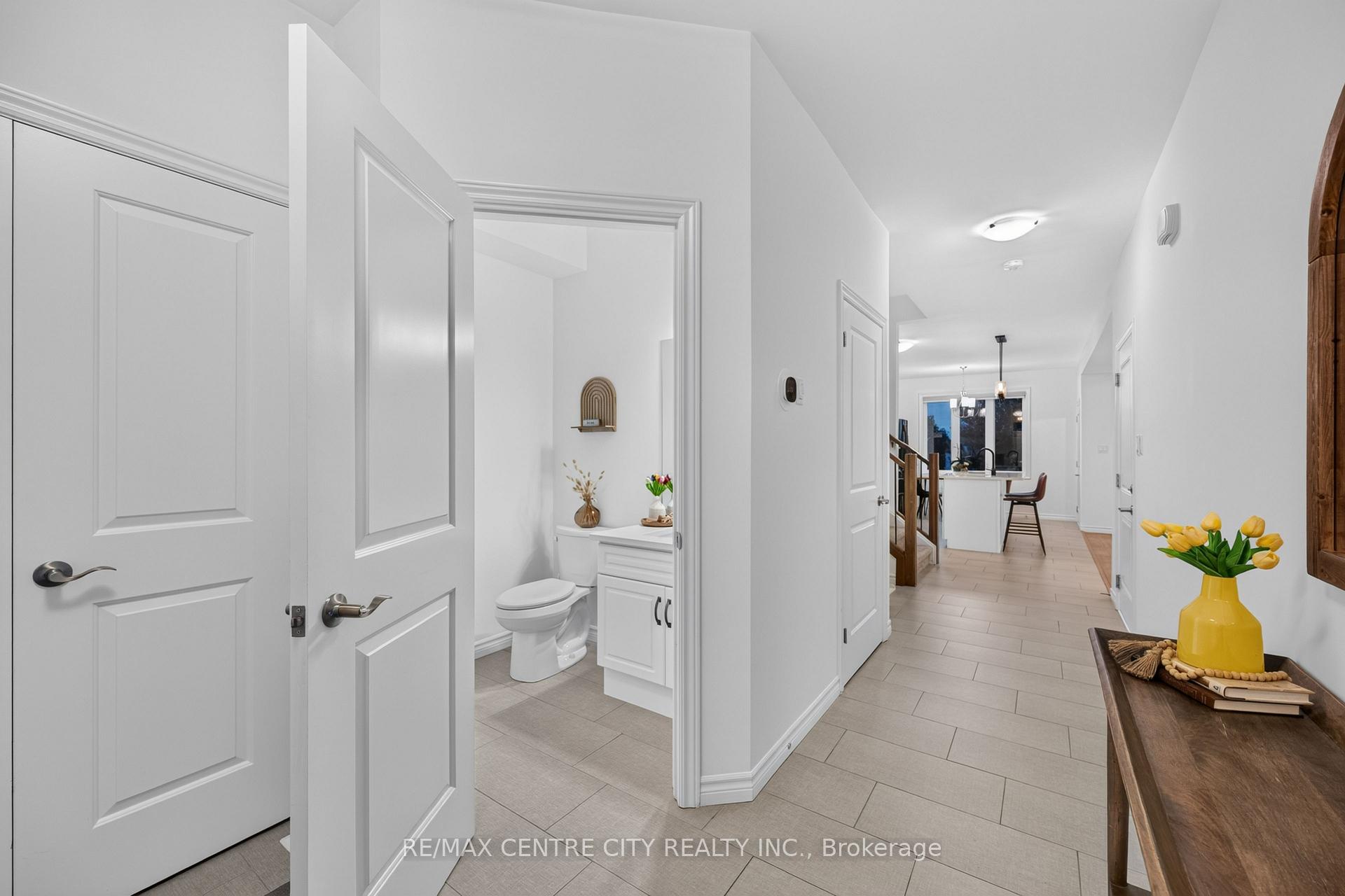 Photo 24 of 1740 Finley Crescent, London, North I — HOMEH