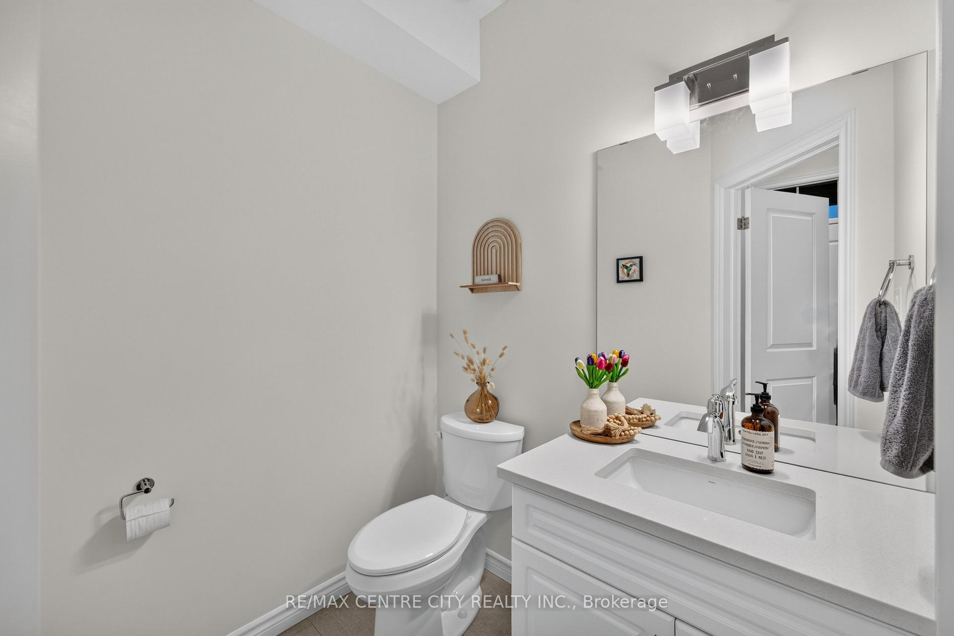 Photo 25 of 1740 Finley Crescent, London, North I — HOMEH